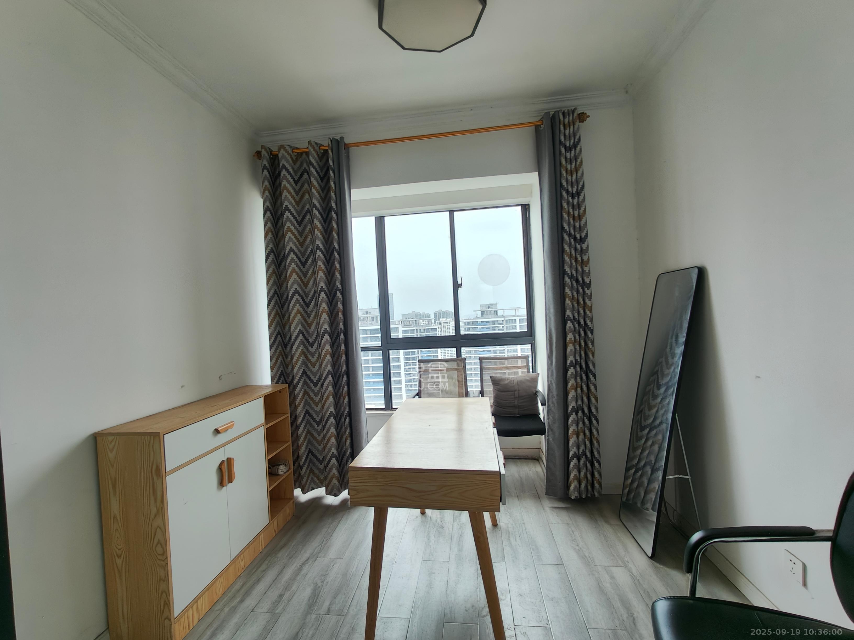 勤诚达新界 1室2厅1卫 2400.0元/月 勤诚达新界 1室2厅1卫 2400.0元/月室内图