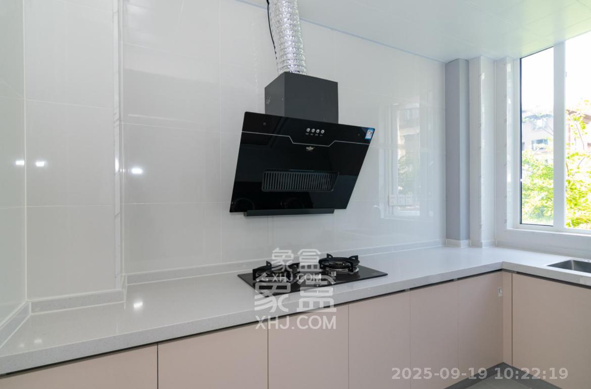 金地三千府（金地湖山樾、金地自在城）  3室2厅2卫    2000.0元/月室内图