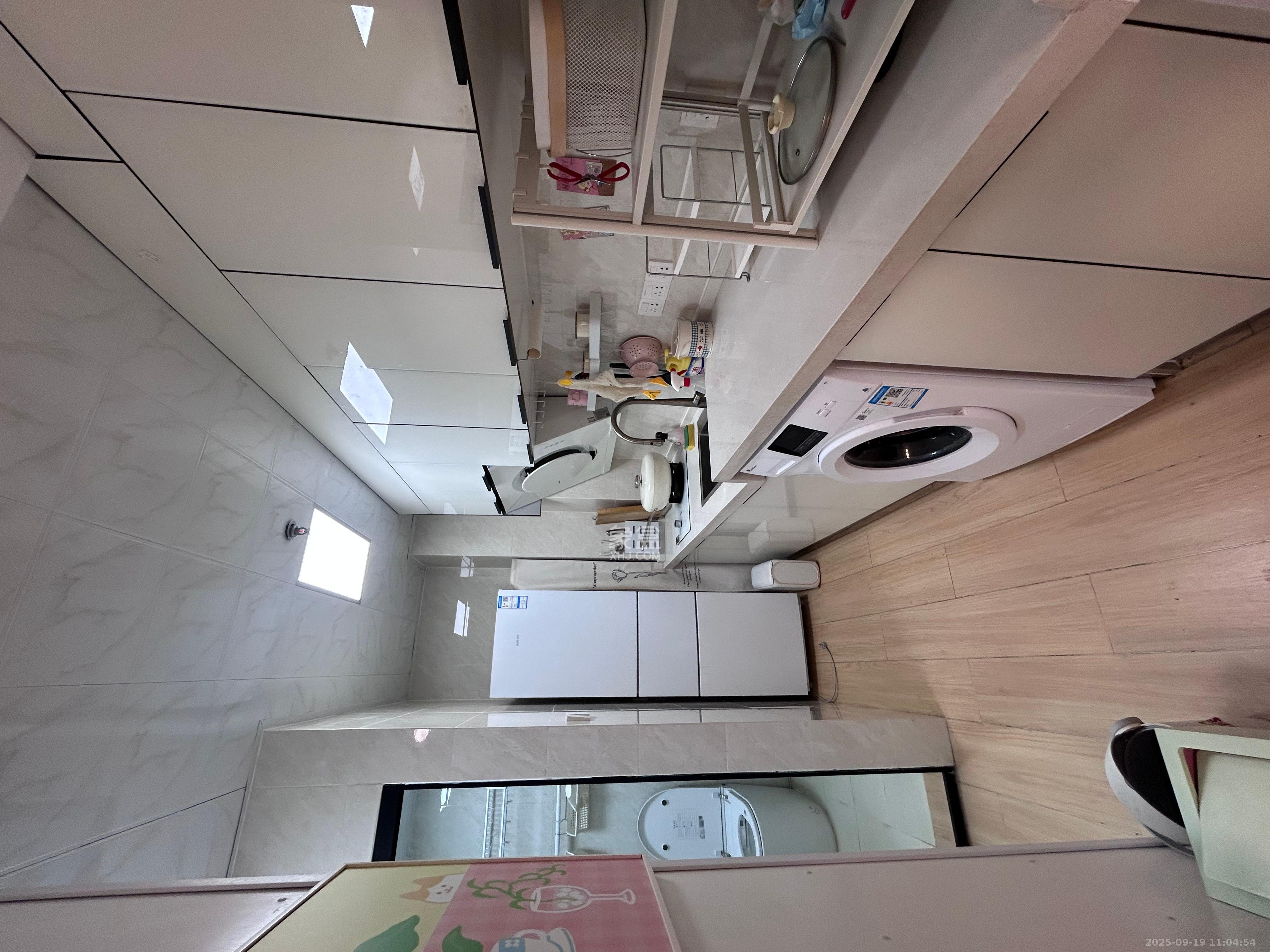 万润时光里  1室1厅1卫   2200.00元/月室内图