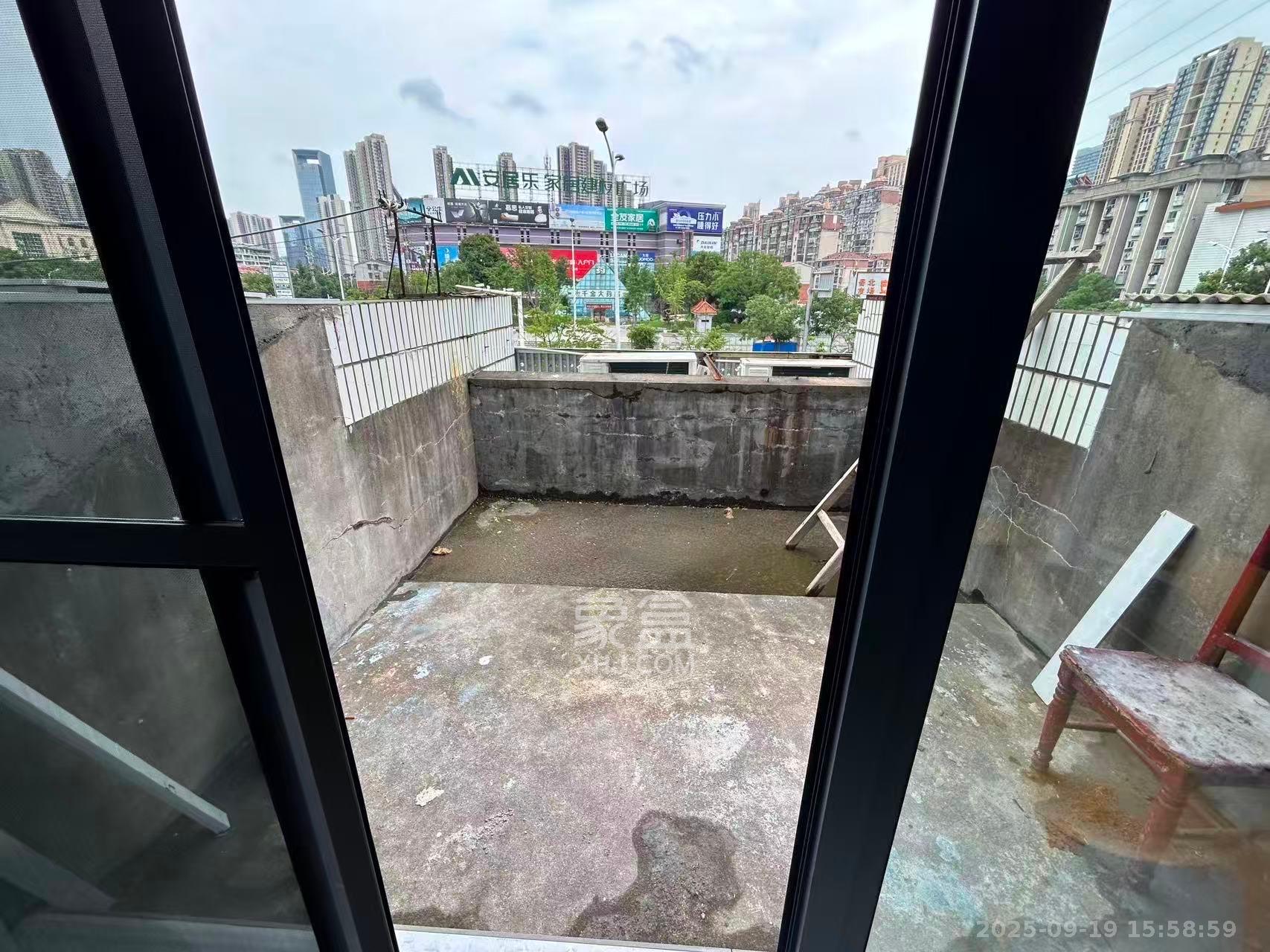 府后路小区  2室1厅1卫   1600.00元/月室内图