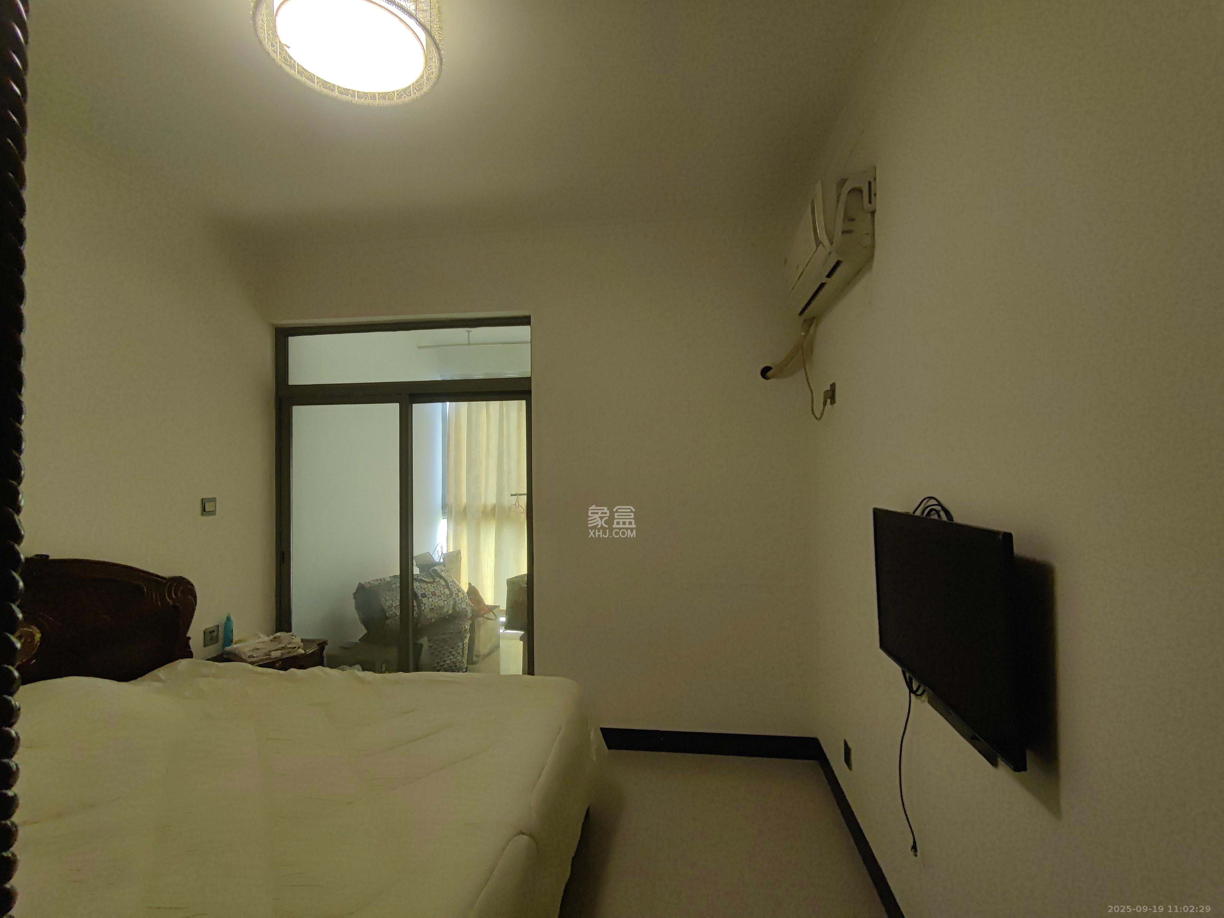 新城新世界一二三期 3室2厅1卫 2700.0元/月 新城新世界一二三期 3室2厅1卫 2700.0元/月室内图