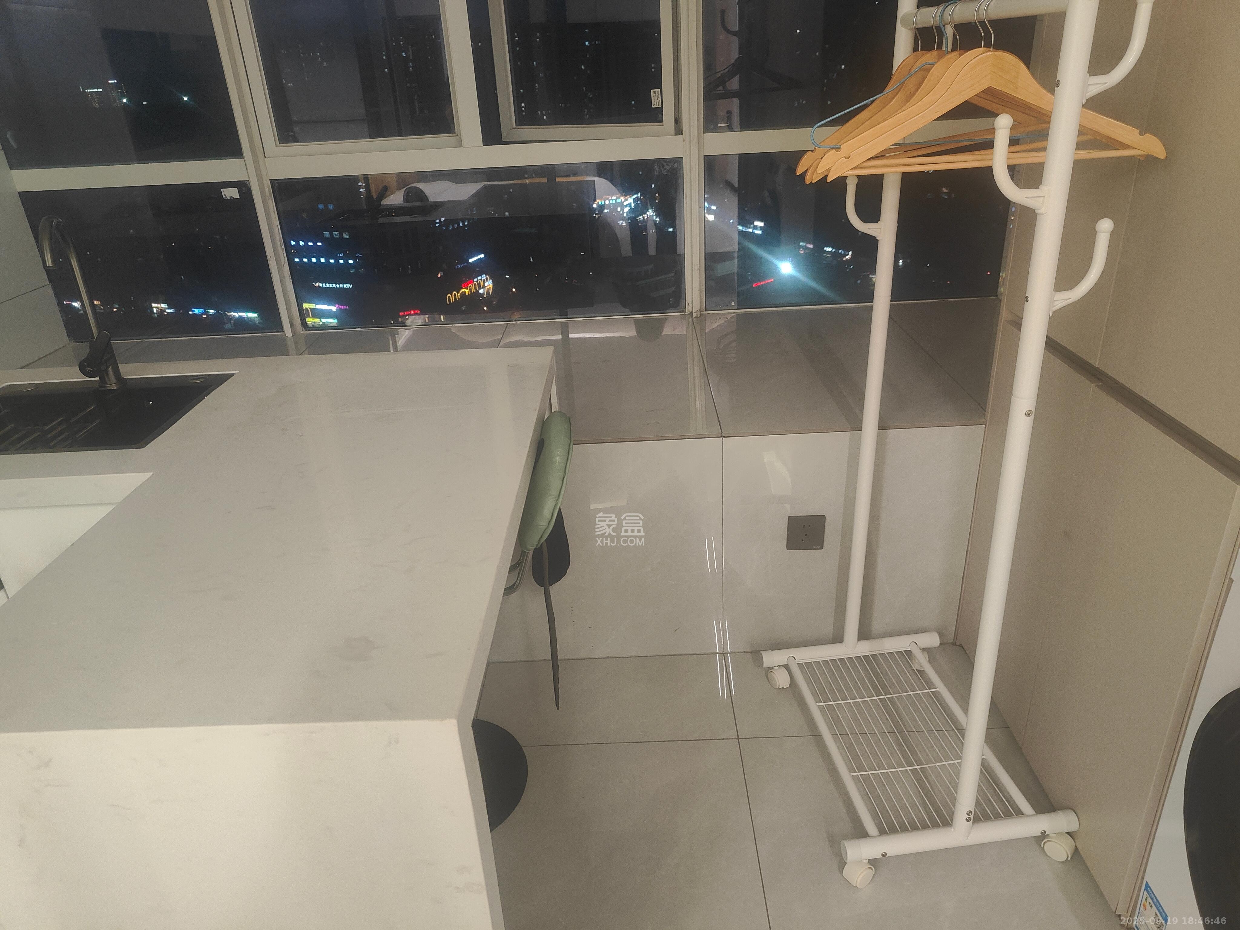 中建嘉和城  1室1厅1卫   1680.00元/月室内图