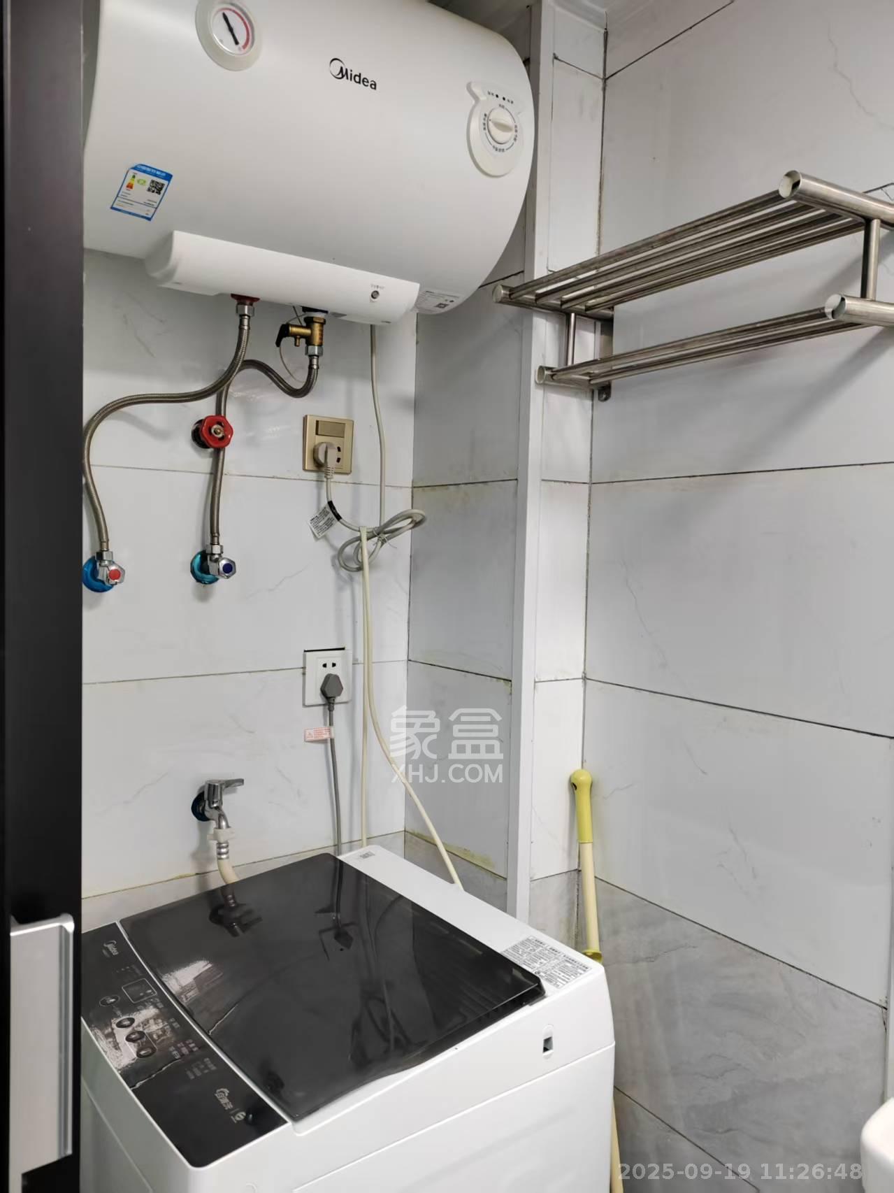 保利麓谷林语I区  1室1厅1卫    1500.0元/月室内图