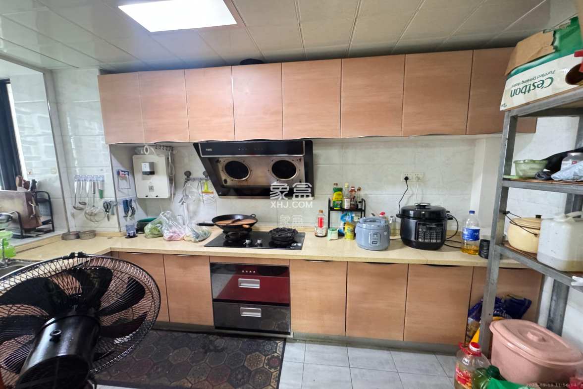 鑫远湘府华城 5室2厅2卫 5000.00元/月 鑫远湘府华城 5室2厅2卫 5000.00元/月室内图