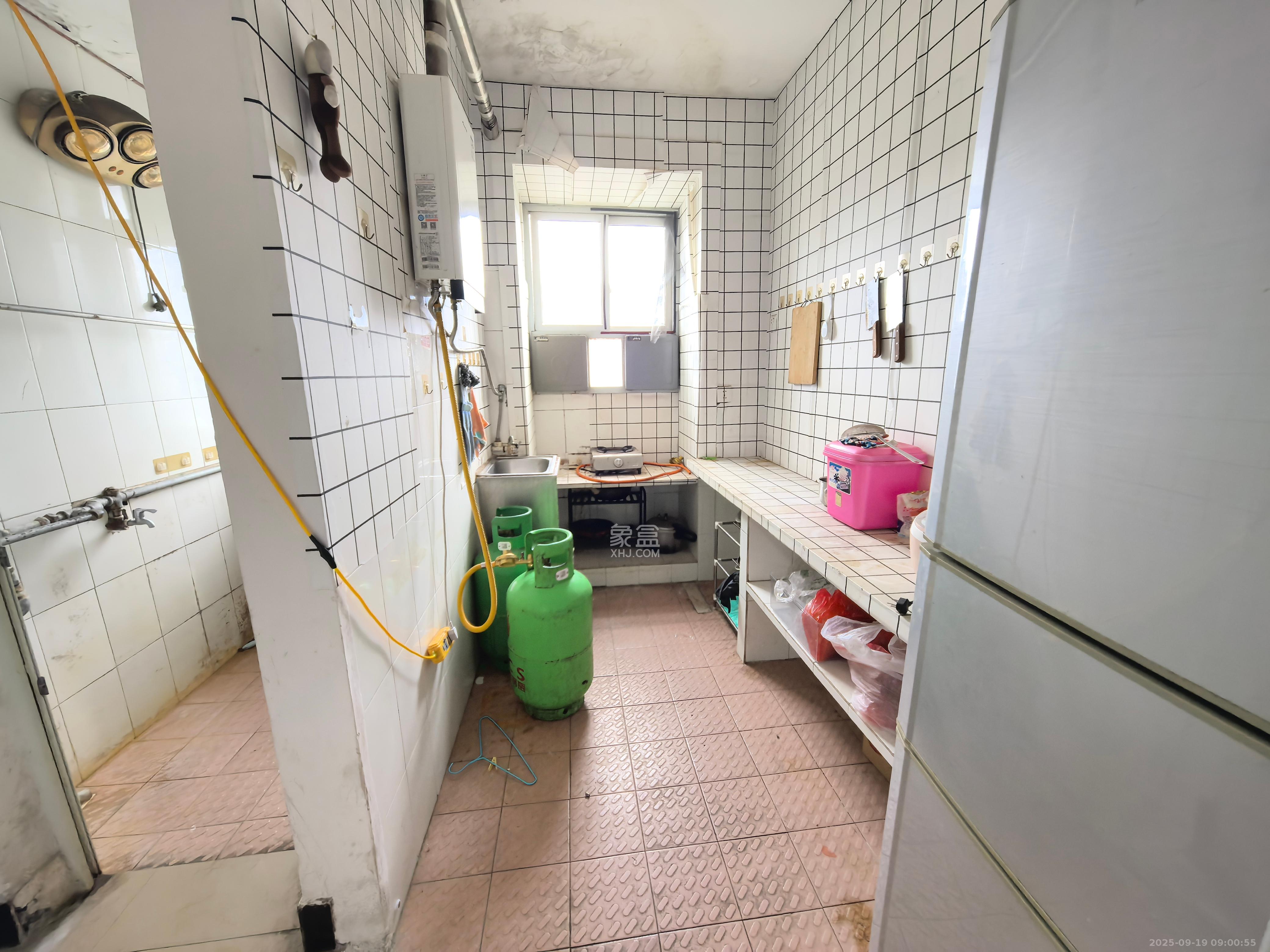 长坡社区  1室1厅1卫    1100.0元/月室内图