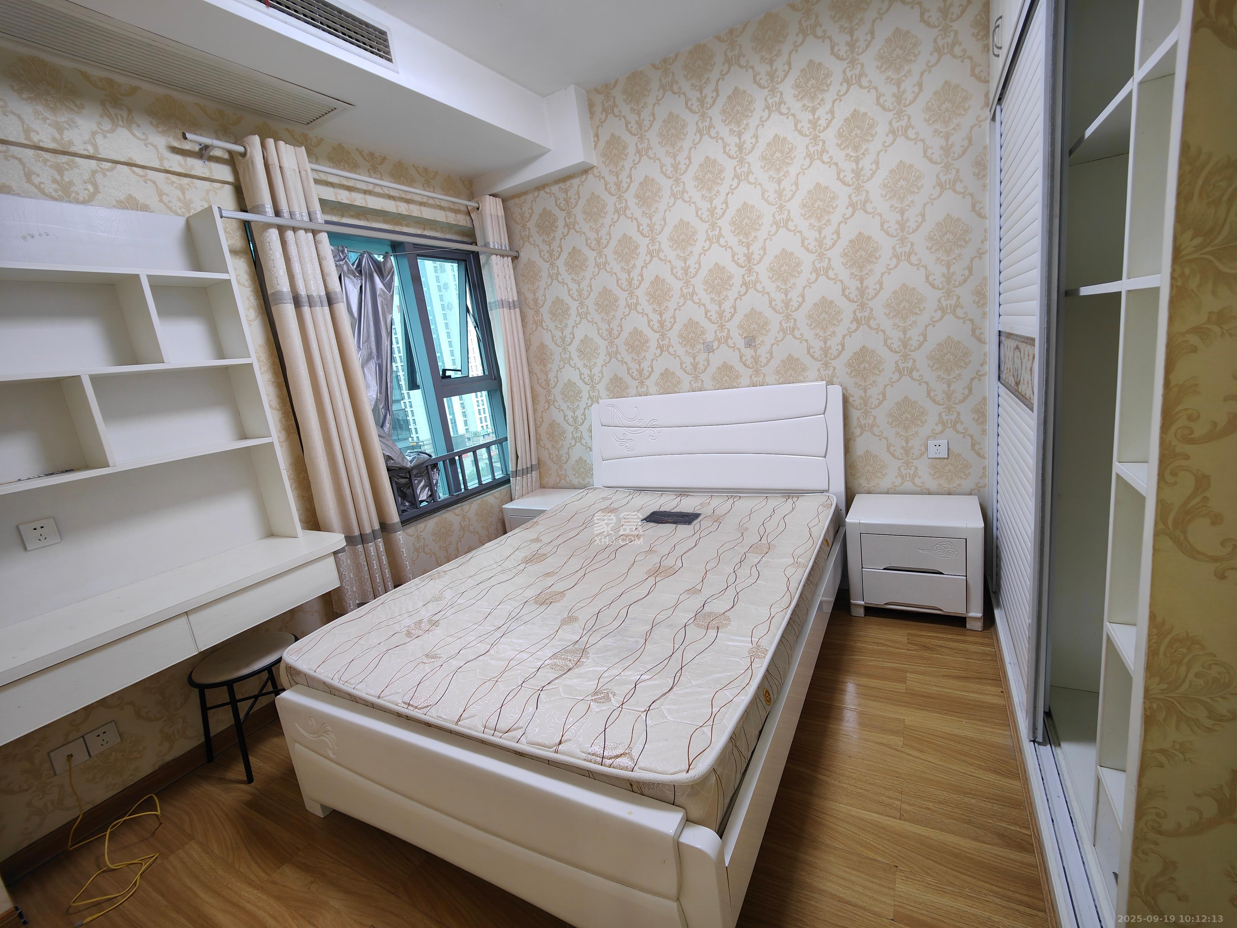 东怡外国(南湖一号) 1室1厅1卫 2400.0元/月 东怡外国(南湖一号) 1室1厅1卫 2400.0元/月室内图