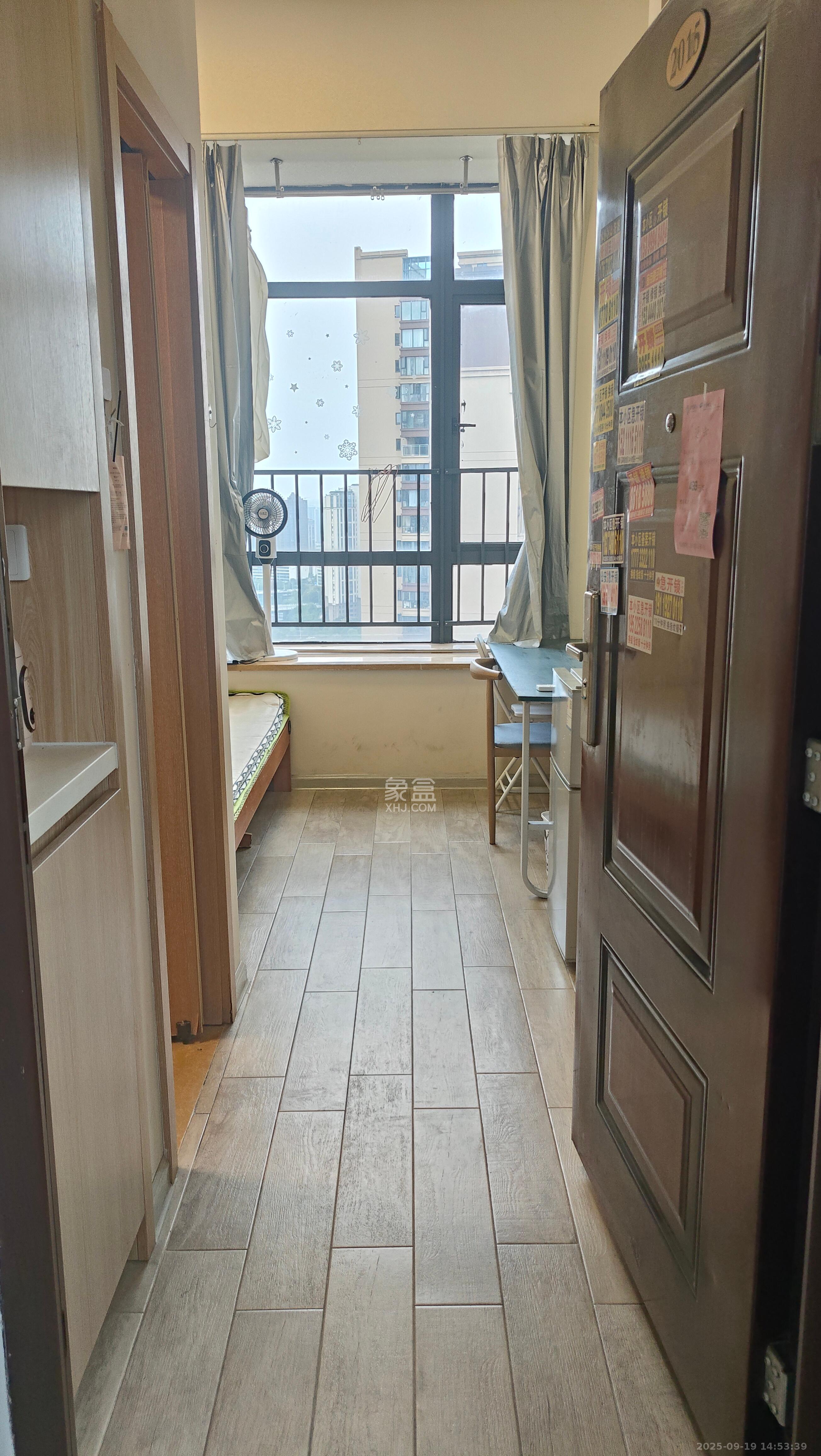 兰亭湾畔 1室1厅1卫 800.0元/月 兰亭湾畔 1室1厅1卫 800.0元/月室内图