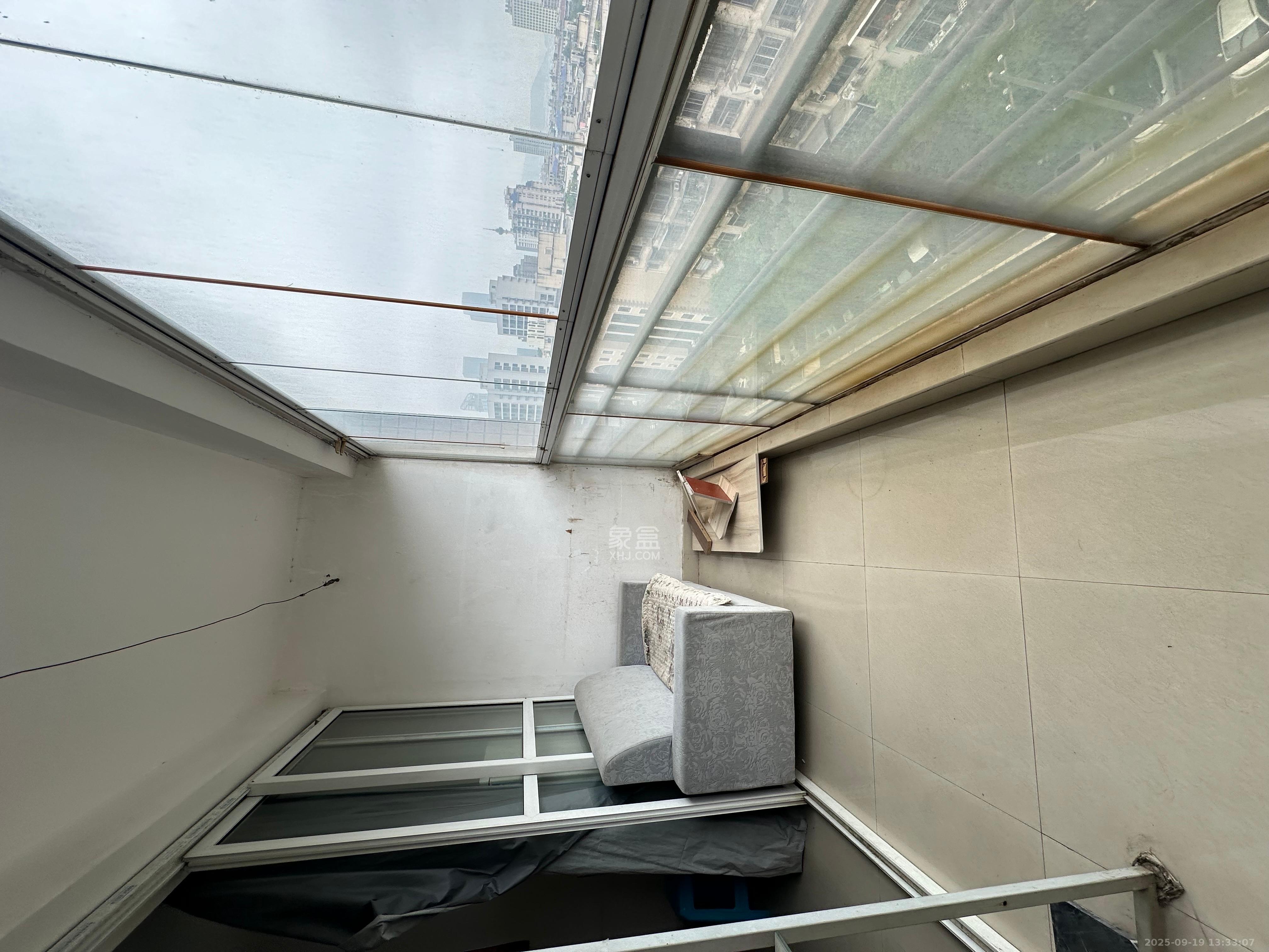 海利华宫大厦 1室1厅1卫 1500.0元/月 海利华宫大厦 1室1厅1卫 1500.0元/月室内图