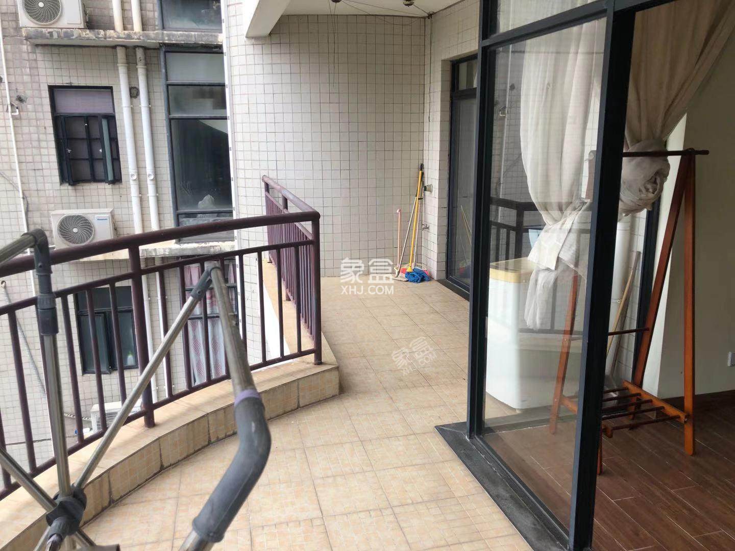 瀛寰名仕苑  2室1厅1卫   3200.00元/月室内图