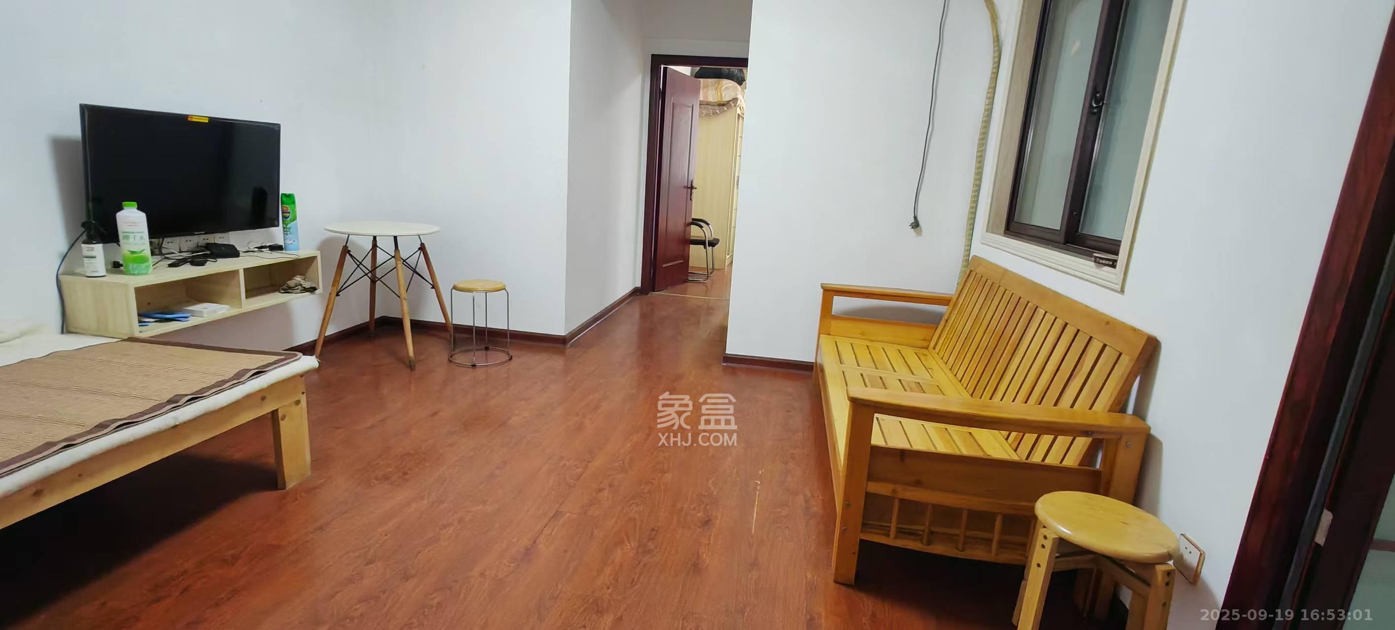 东方美地  2室1厅1卫   1600.00元/月室内图
