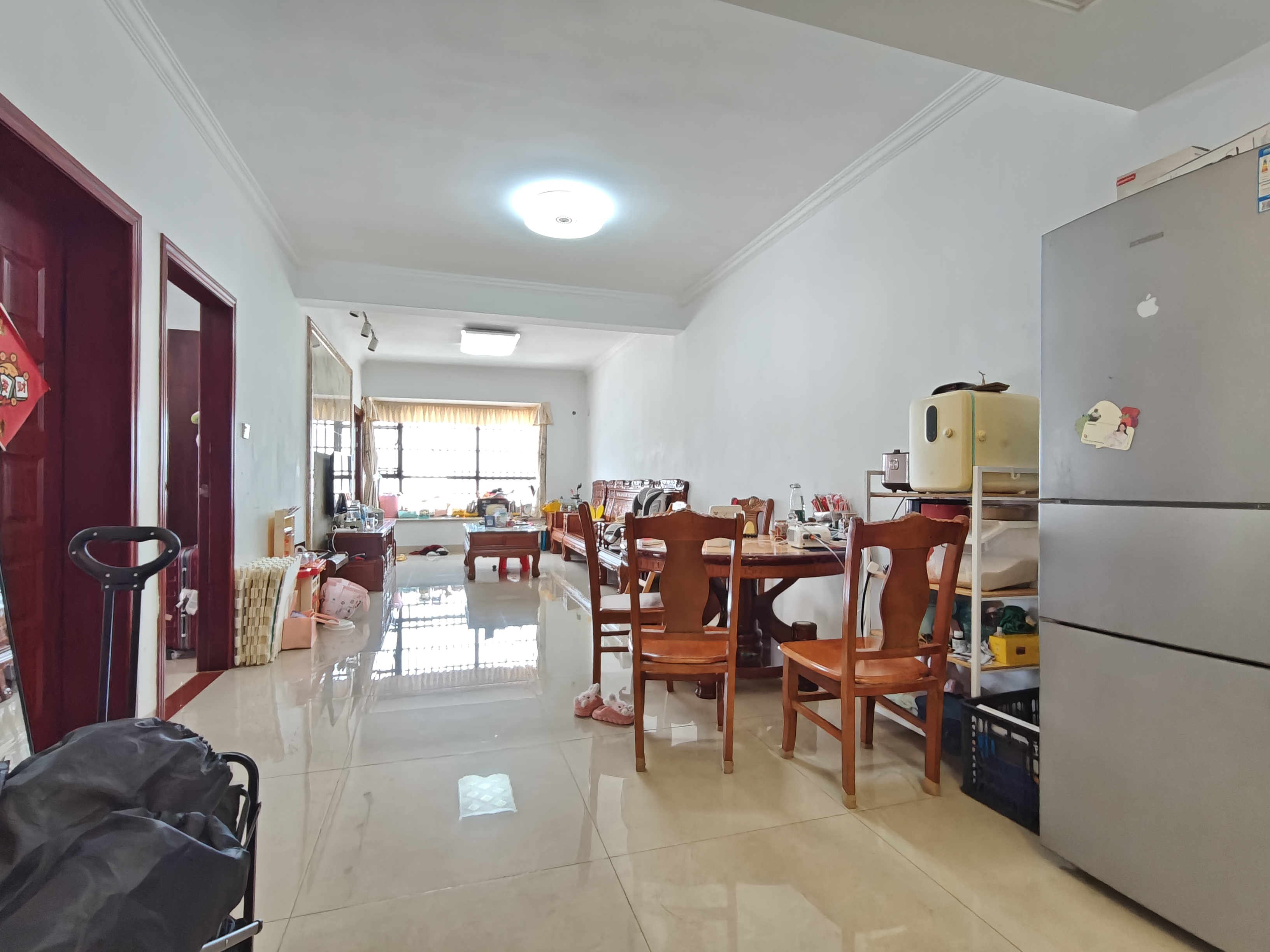 海悦东方 2室2厅1卫 155.0万 海悦东方 2室2厅1卫 155.0万客厅