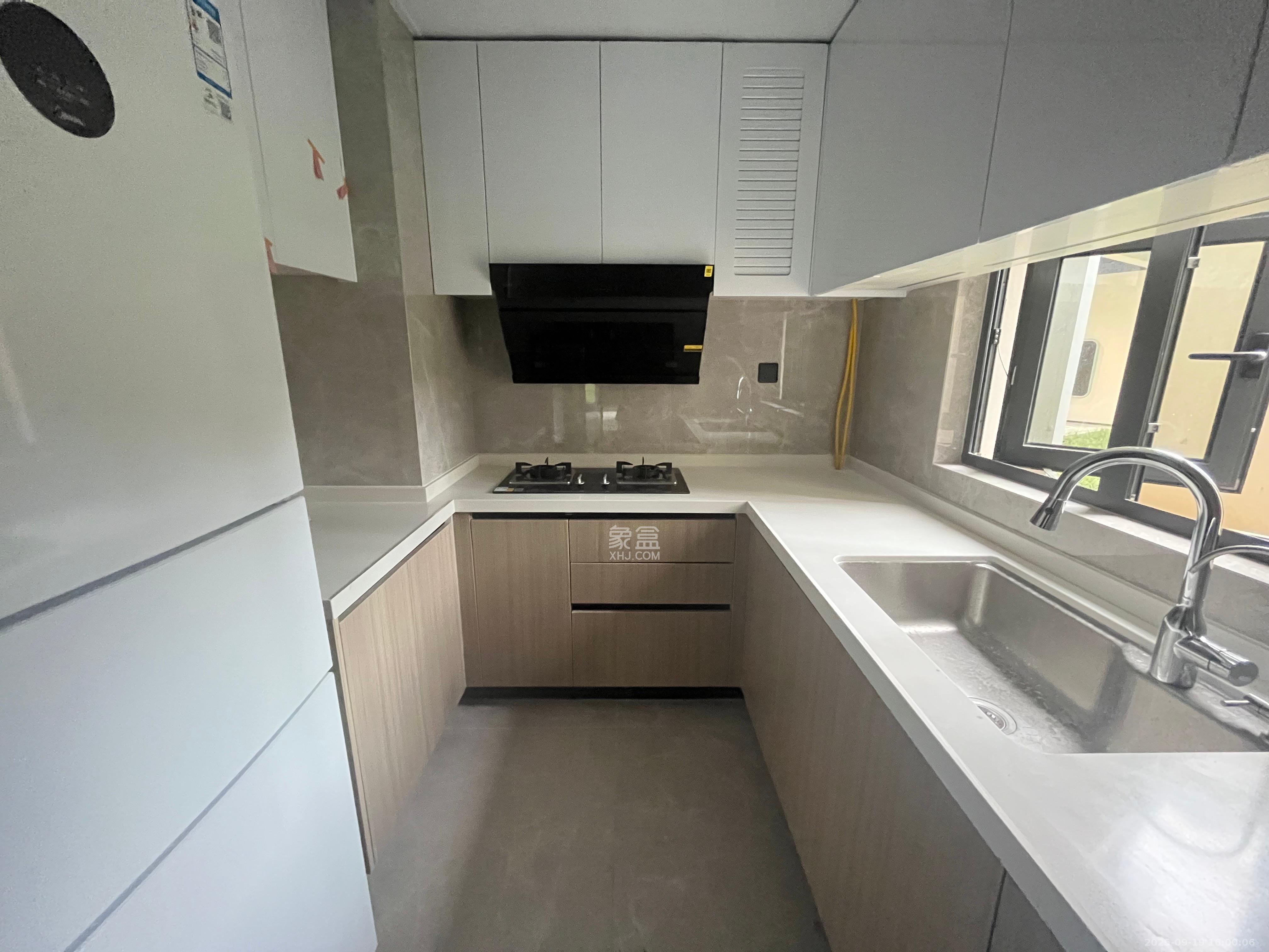 长沙北中心保利时代G区 3室2厅2卫 2700.0元/月 长沙北中心保利时代G区 3室2厅2卫 2700.0元/月室内图