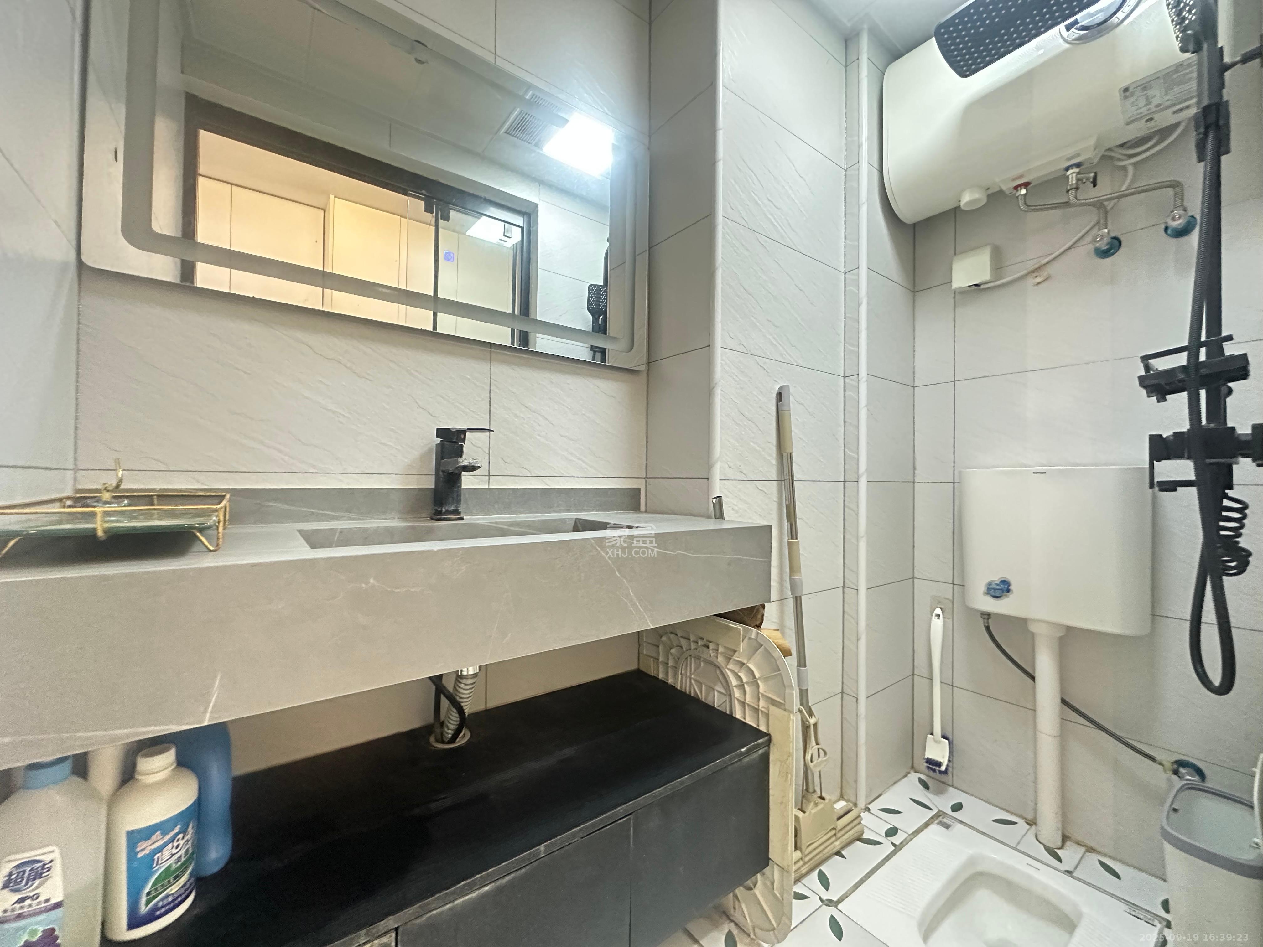 保利麓谷林语I区 1室1厅1卫 1500.0元/月 保利麓谷林语I区 1室1厅1卫 1500.0元/月室内图