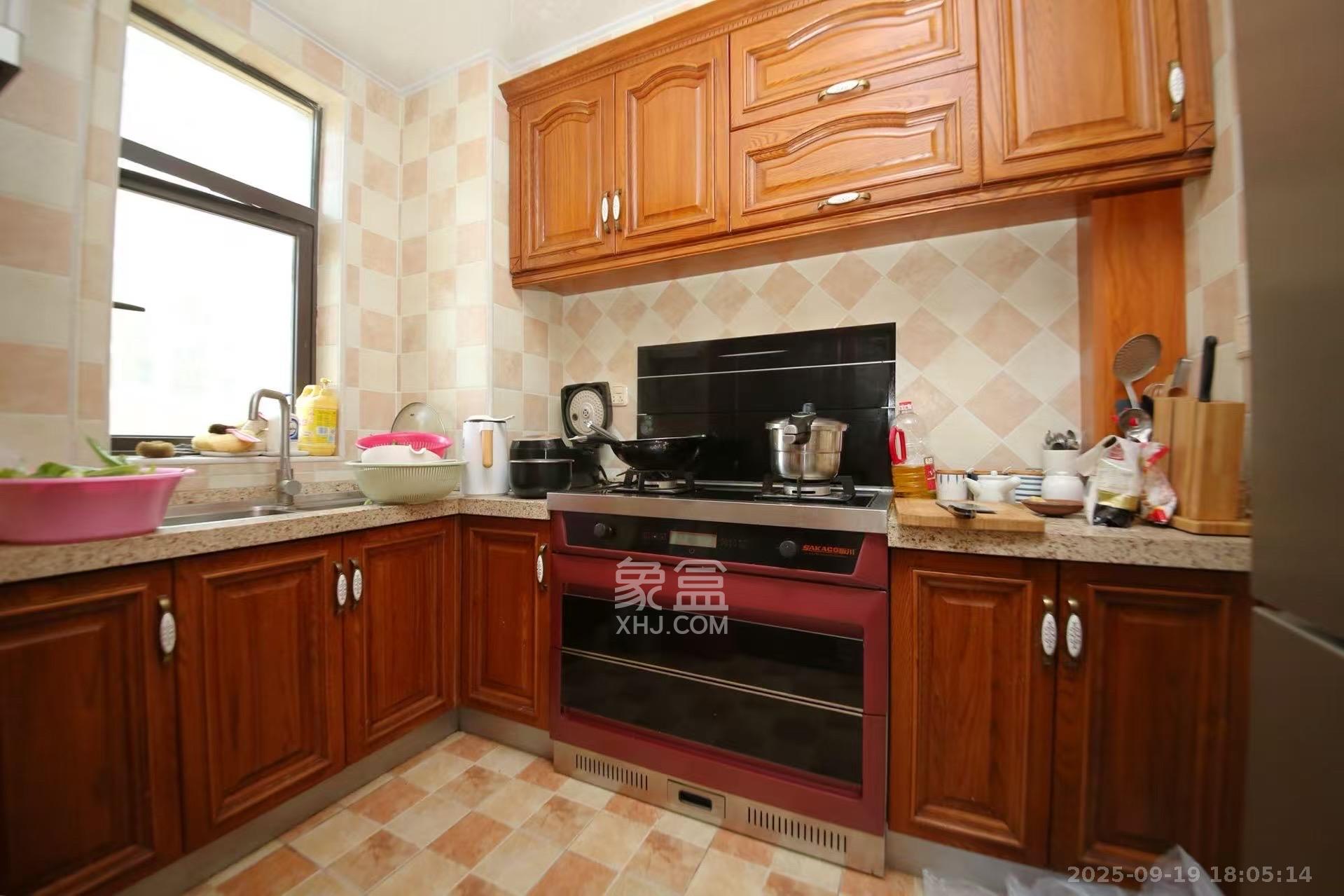 卓越蔚蓝城邦 3室2厅2卫 2600.0元/月 卓越蔚蓝城邦 3室2厅2卫 2600.0元/月室内图