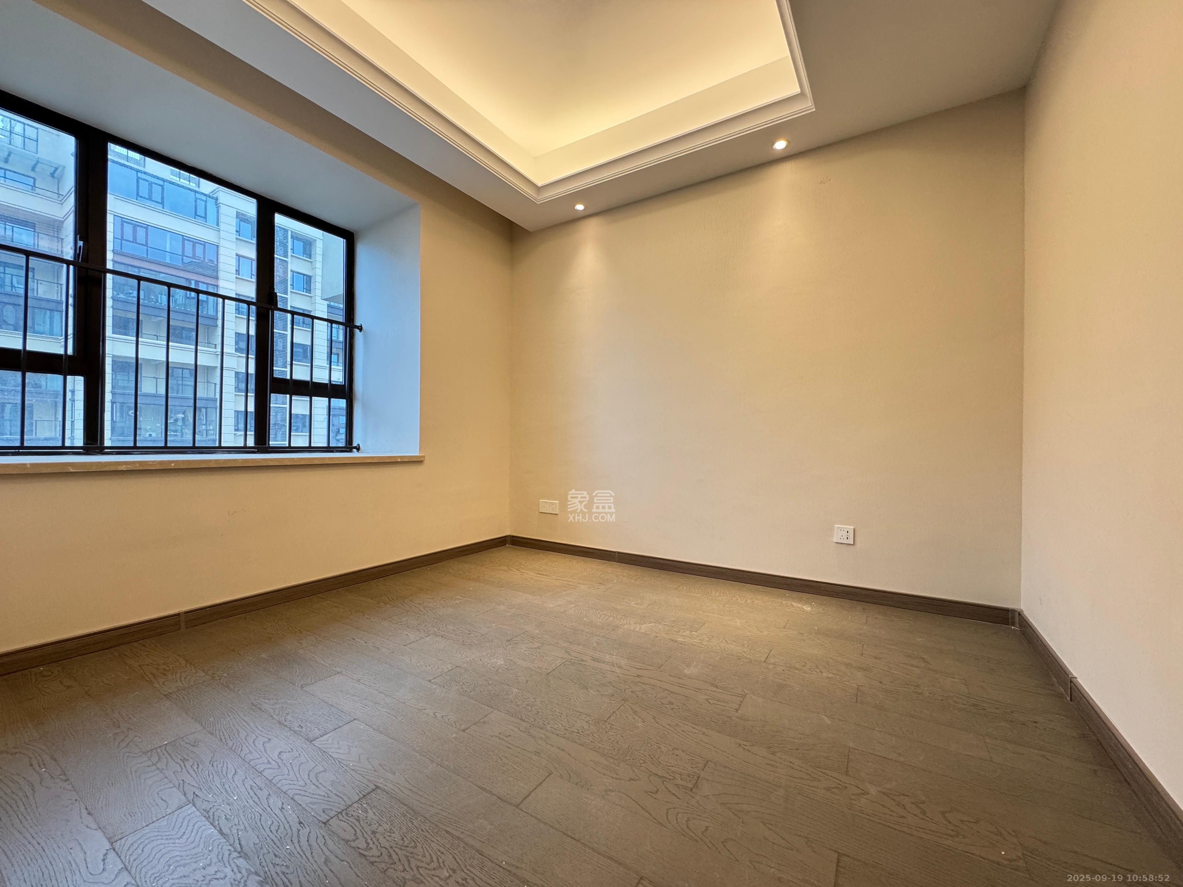 新力铂园(江山云著) 4室2厅2卫 4800.0元/月 新力铂园(江山云著) 4室2厅2卫 4800.0元/月室内图