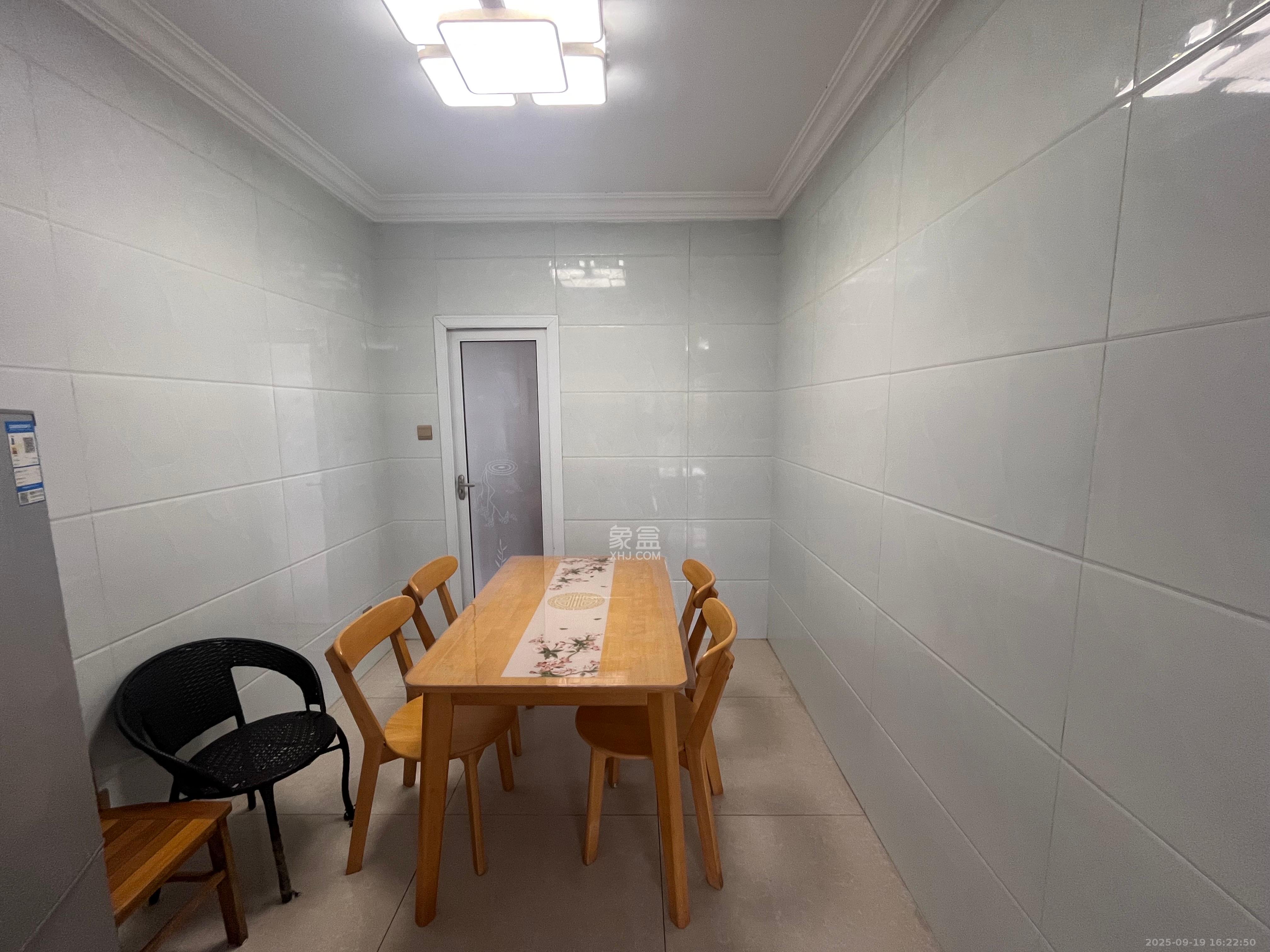 星城新宇莲景苑  3室2厅1卫    2300.0元/月室内图