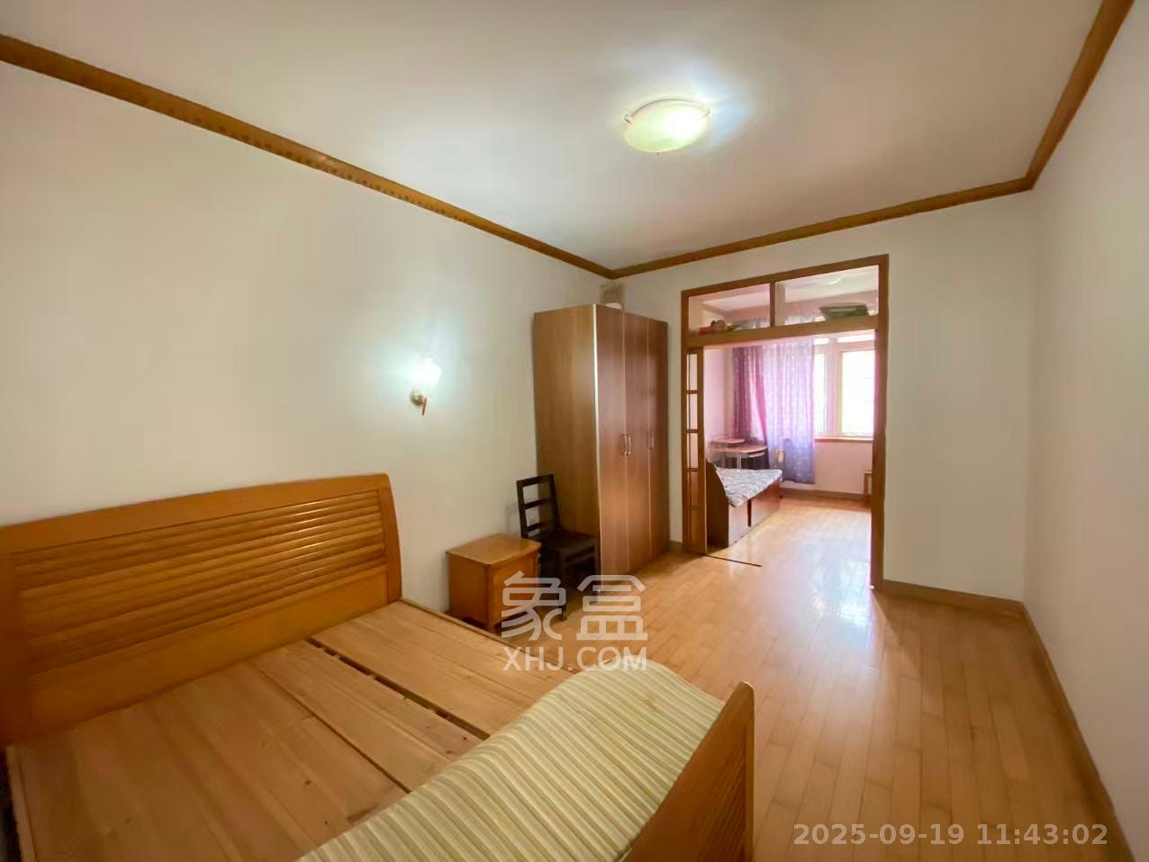 十一中学单位宿舍 3室1厅1卫 1500.0元/月 十一中学单位宿舍 3室1厅1卫 1500.0元/月室内图