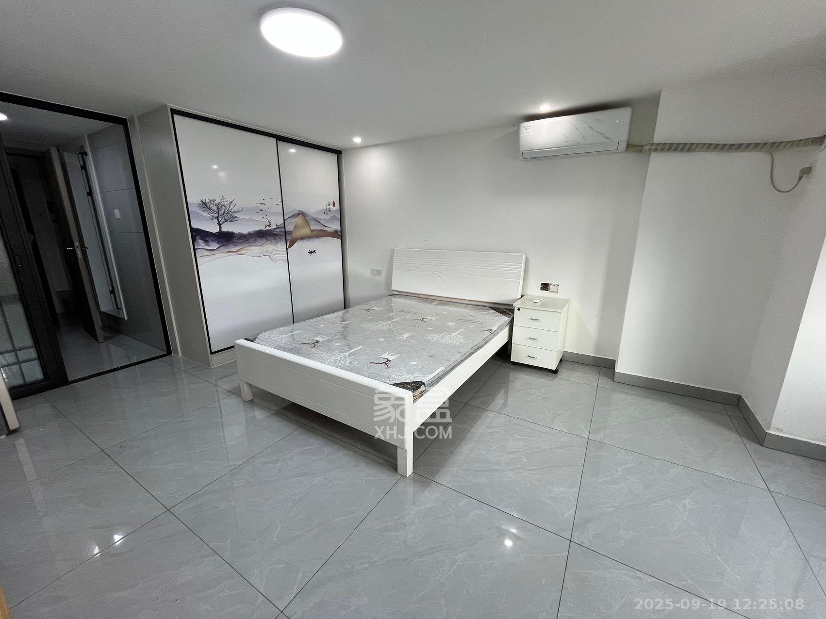 华润置地广场二期 1室1厅1卫 1100.0元/月 华润置地广场二期 1室1厅1卫 1100.0元/月室内图