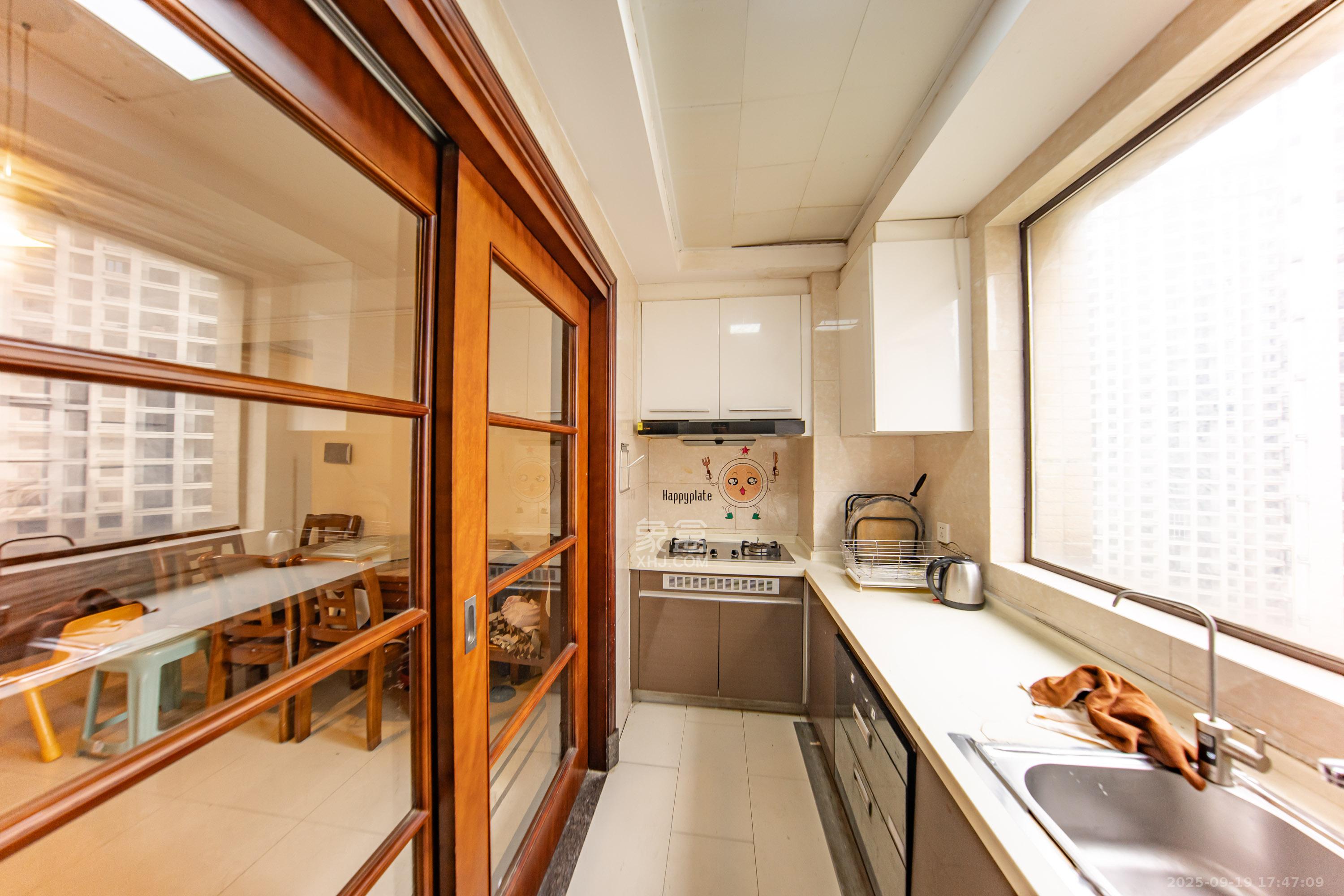 中海国际三期 4室2厅2卫 2500.0元/月 中海国际三期 4室2厅2卫 2500.0元/月室内图