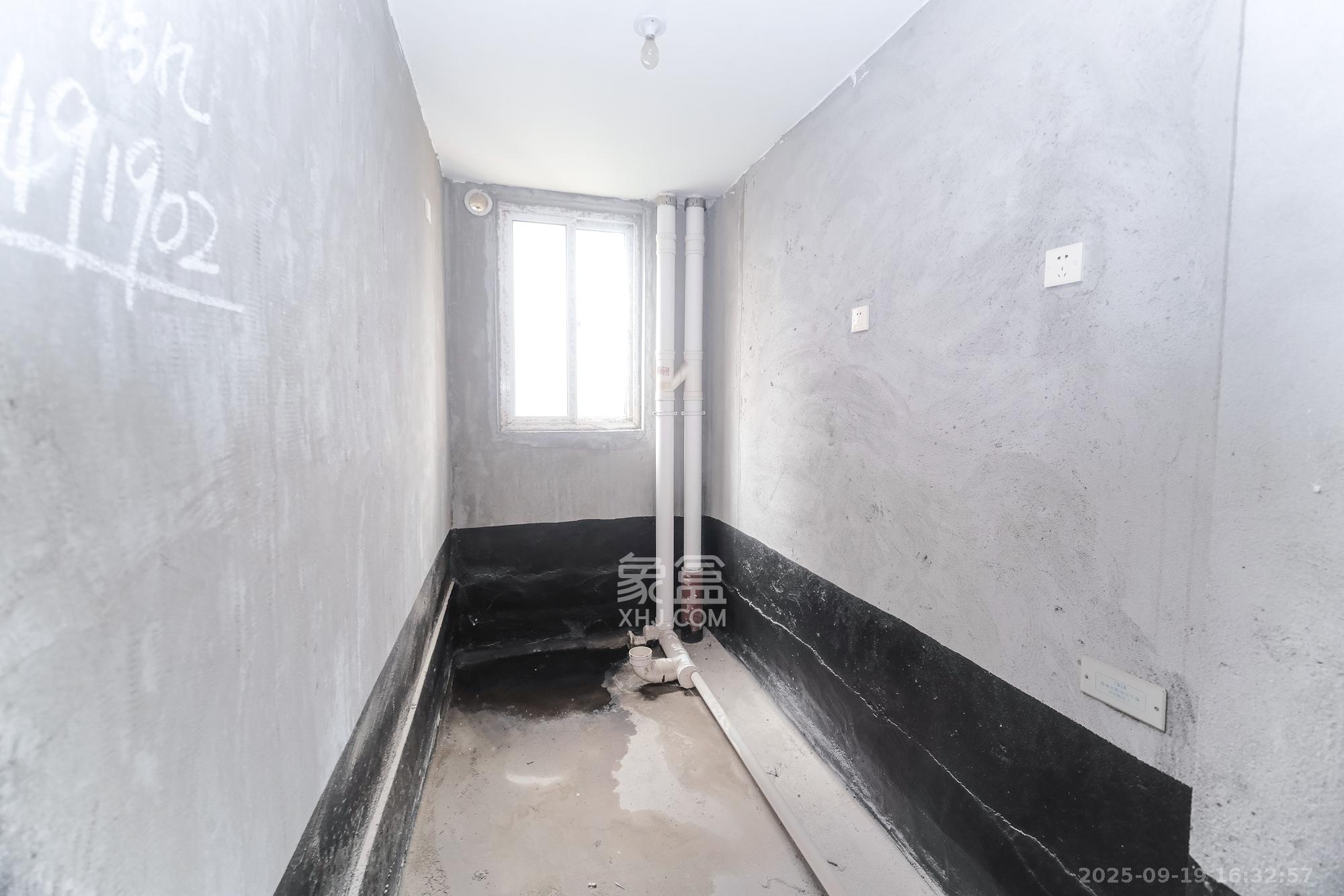 山水湾  1室0厅0卫    83.0万卫生间