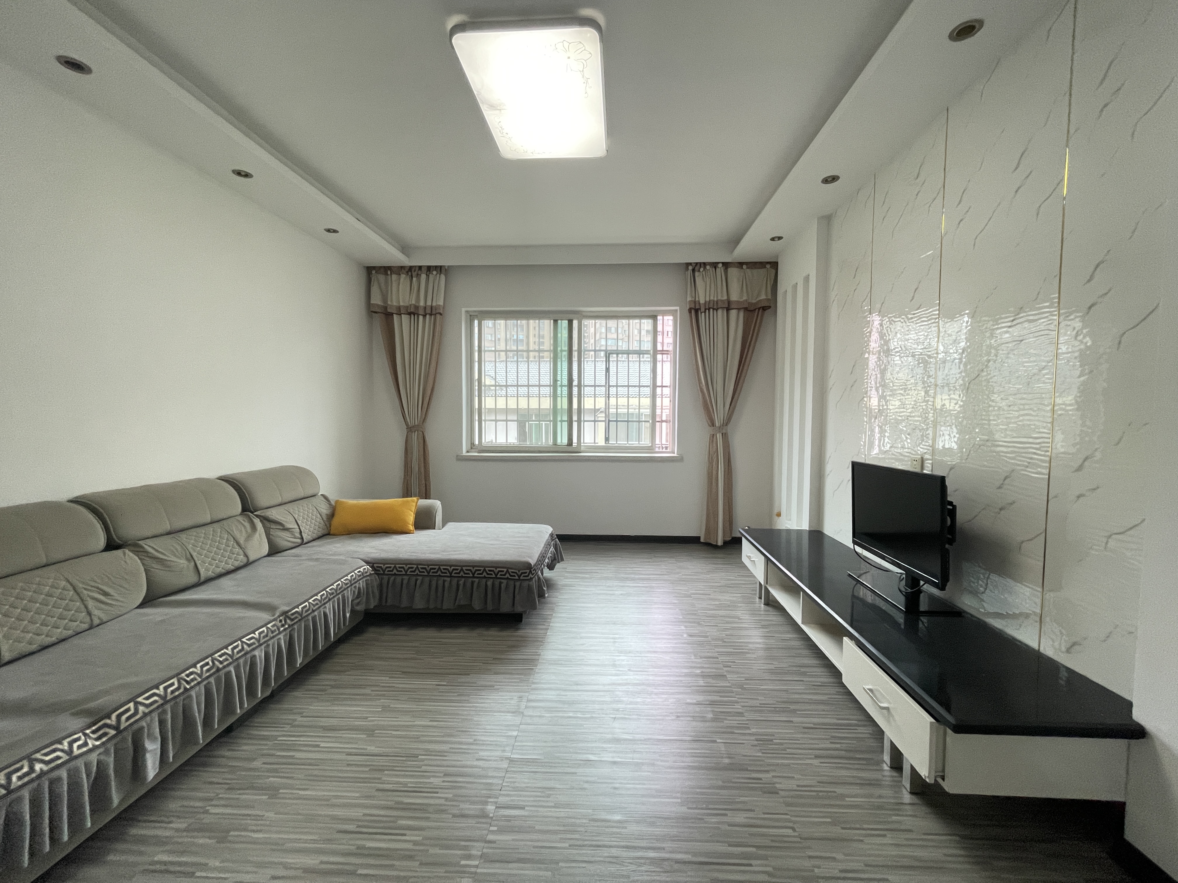 楠湖山庄  3室2厅2卫    36.8万 楠湖山庄  3室2厅2卫    36.8万室内图