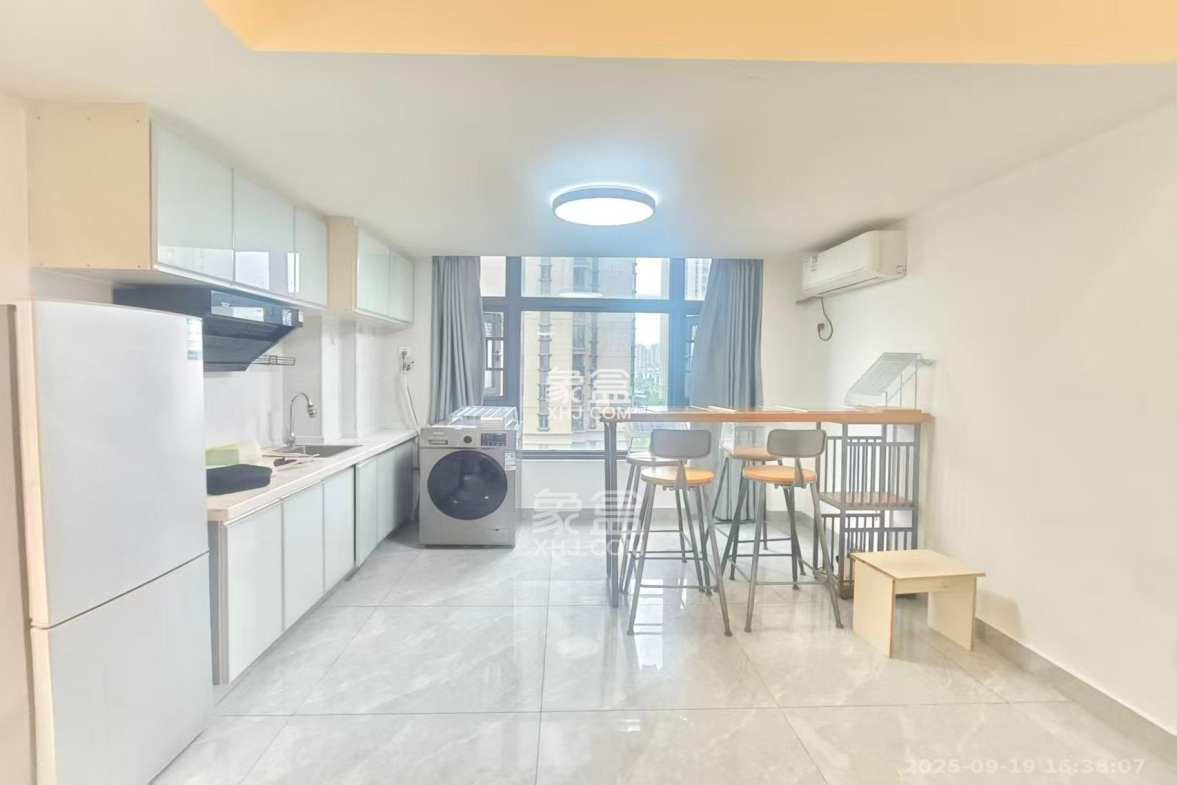 恒大御景半岛锦绣苑 1室0厅0卫 2000.0元/月 恒大御景半岛锦绣苑 1室0厅0卫 2000.0元/月室内图