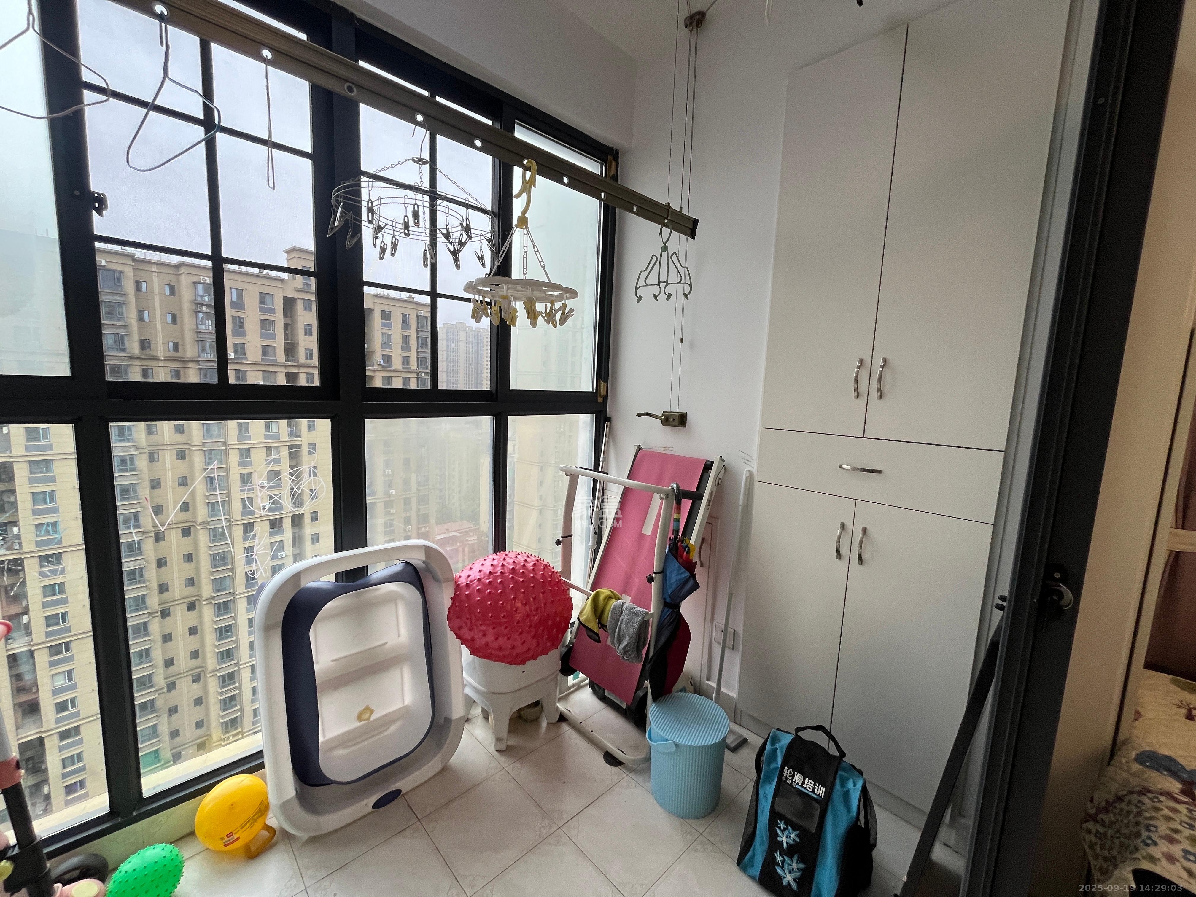 澳海澜庭 2室2厅1卫 1700.0元/月 澳海澜庭 2室2厅1卫 1700.0元/月室内图