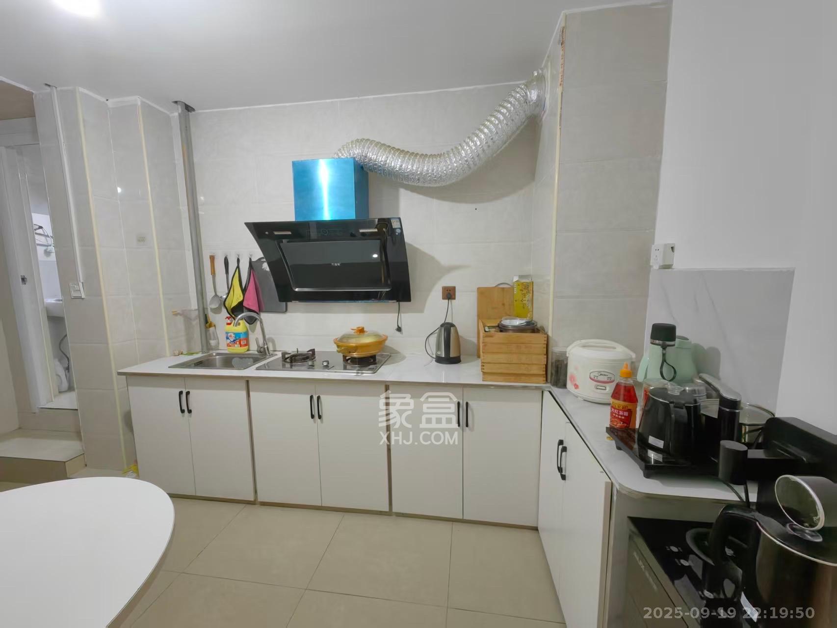 华晨国际公馆  2室2厅1卫    3000.0元/月室内图