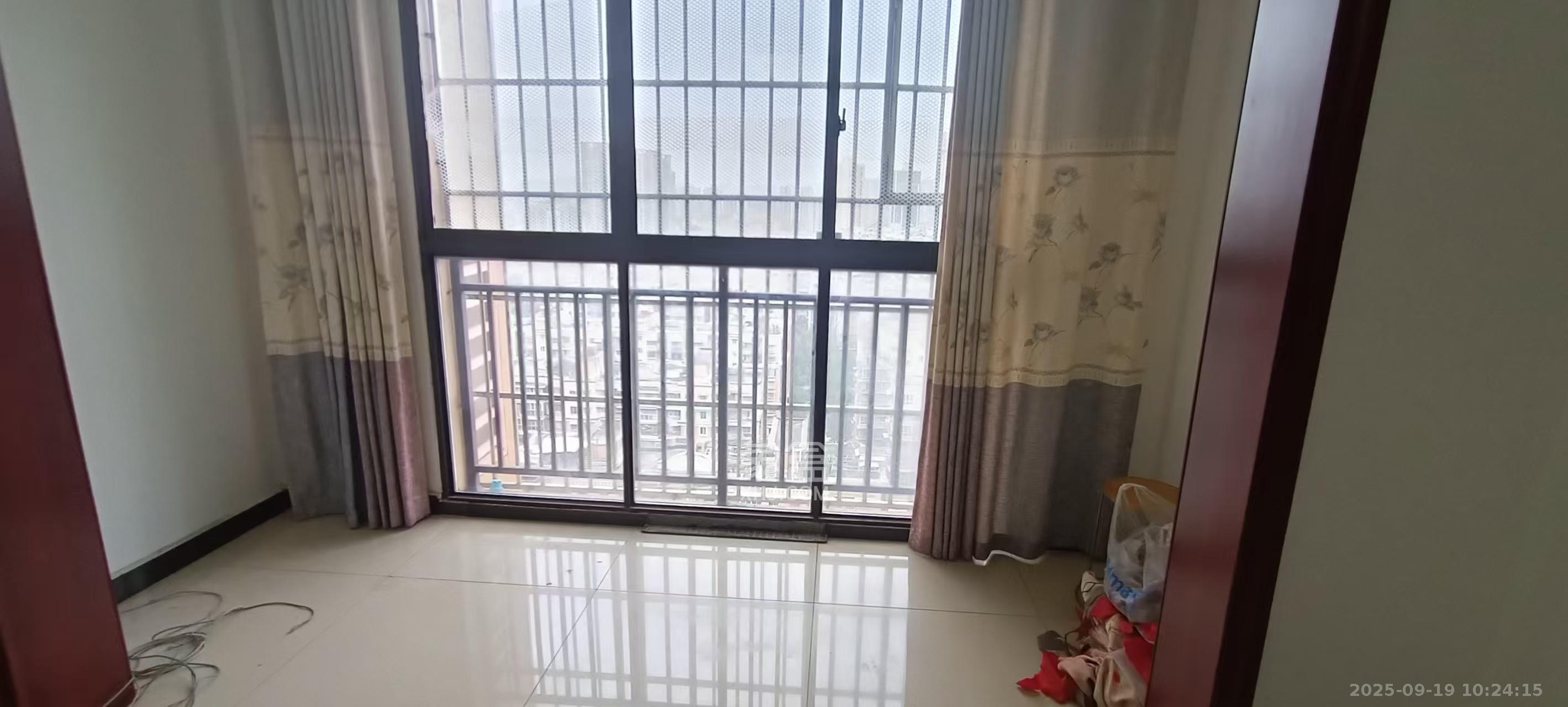 芒果天地(芒果雅苑) 3室2厅2卫 2200.0元/月 芒果天地(芒果雅苑) 3室2厅2卫 2200.0元/月室内图