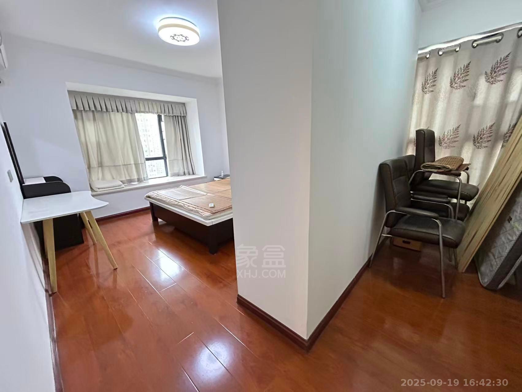 中建御山和苑 3室2厅2卫 2300.0元/月 中建御山和苑 3室2厅2卫 2300.0元/月室内图