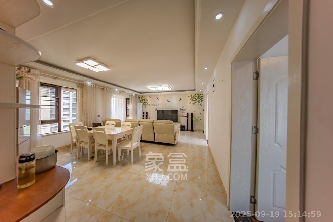 华润橡树湾  3室2厅2卫    2600.0元/月室内图