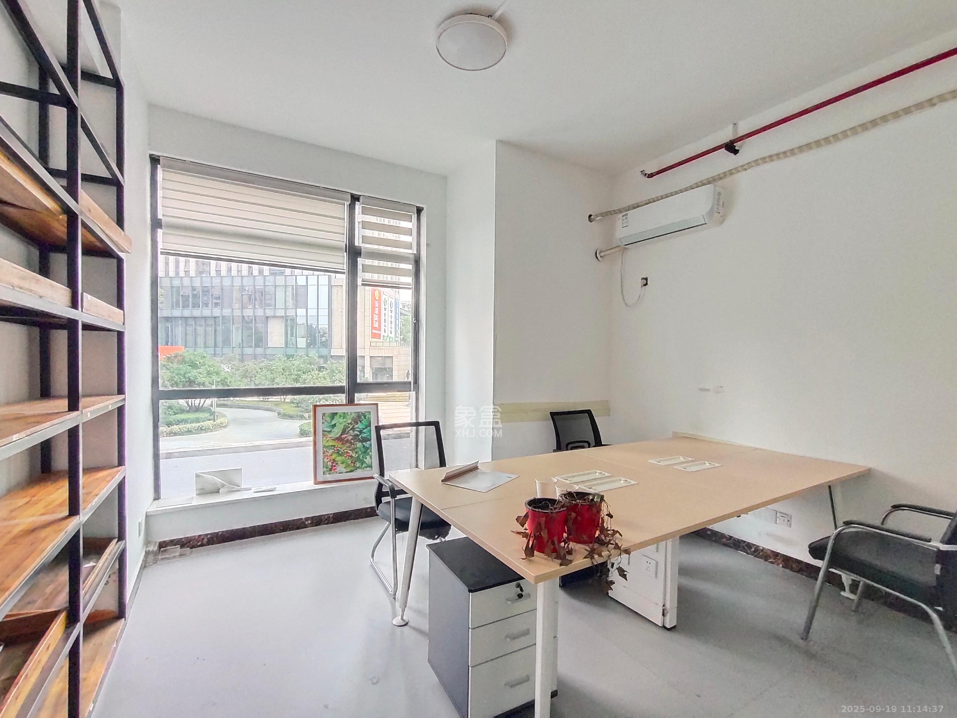 融科东南海 1室1厅1卫 8000.0元/月 融科东南海 1室1厅1卫 8000.0元/月室内图