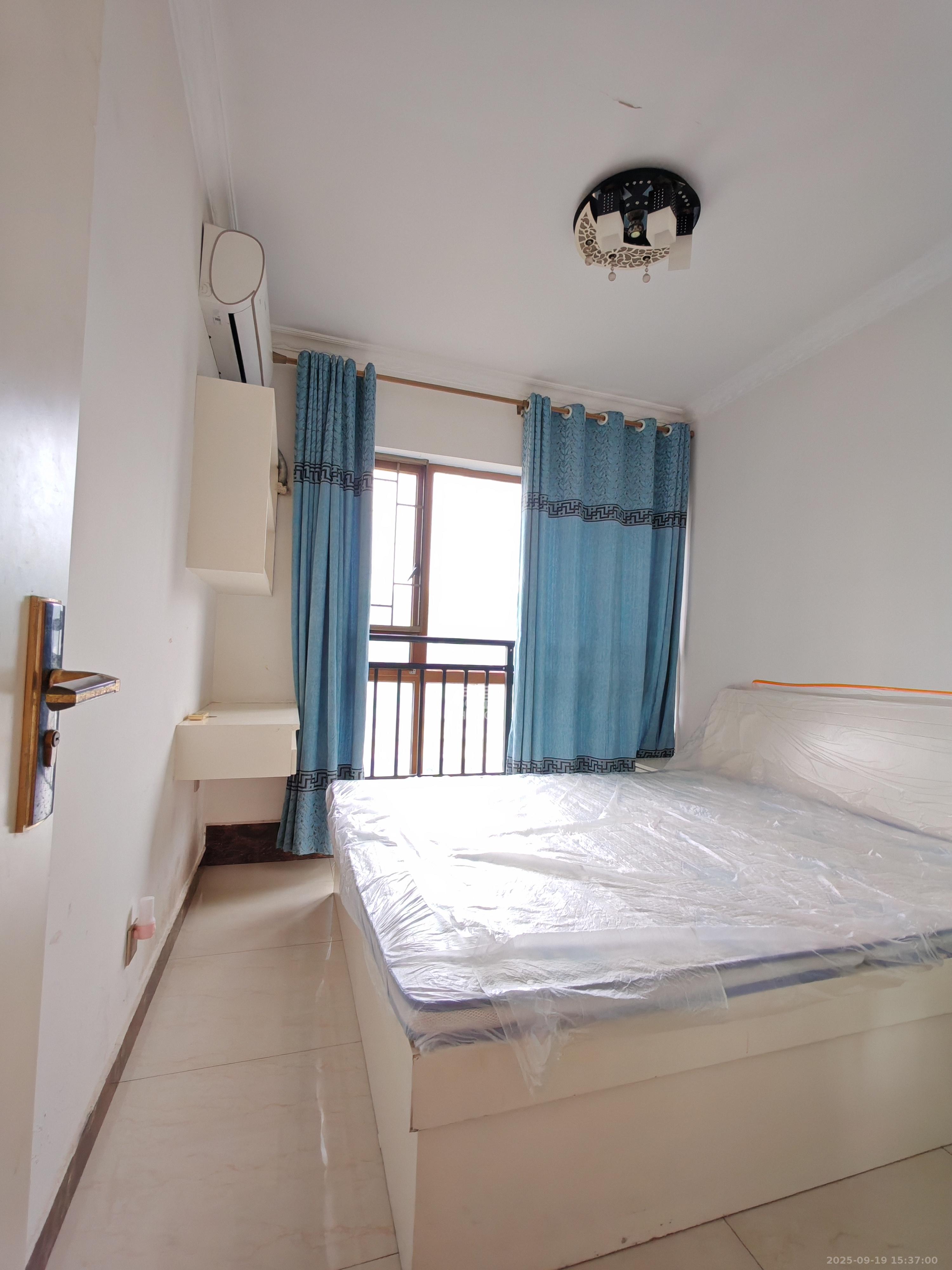 锑都家园  3室2厅2卫    2000.0元/月室内图