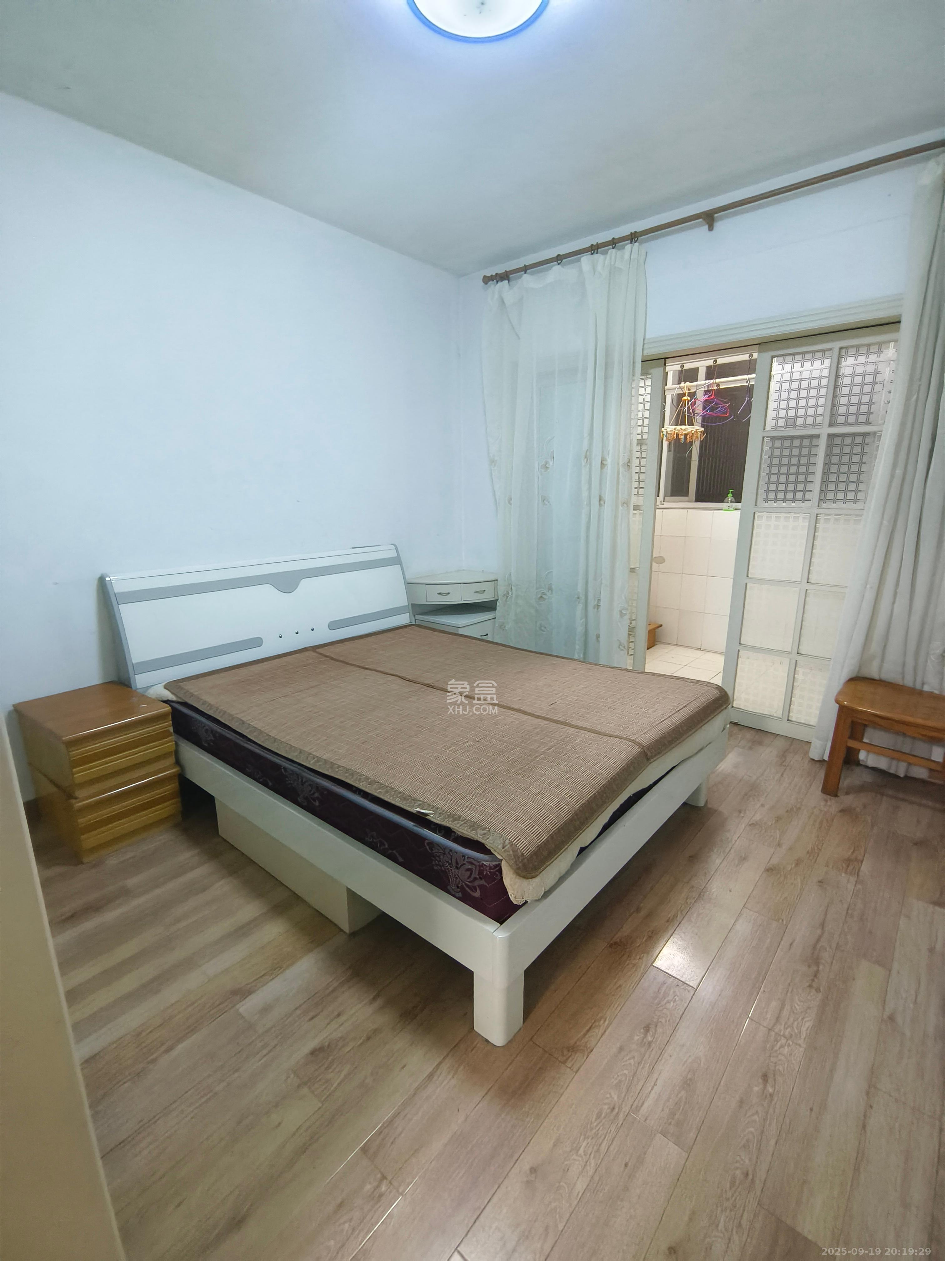 金帆小区  2室2厅1卫    1600.0元/月室内图