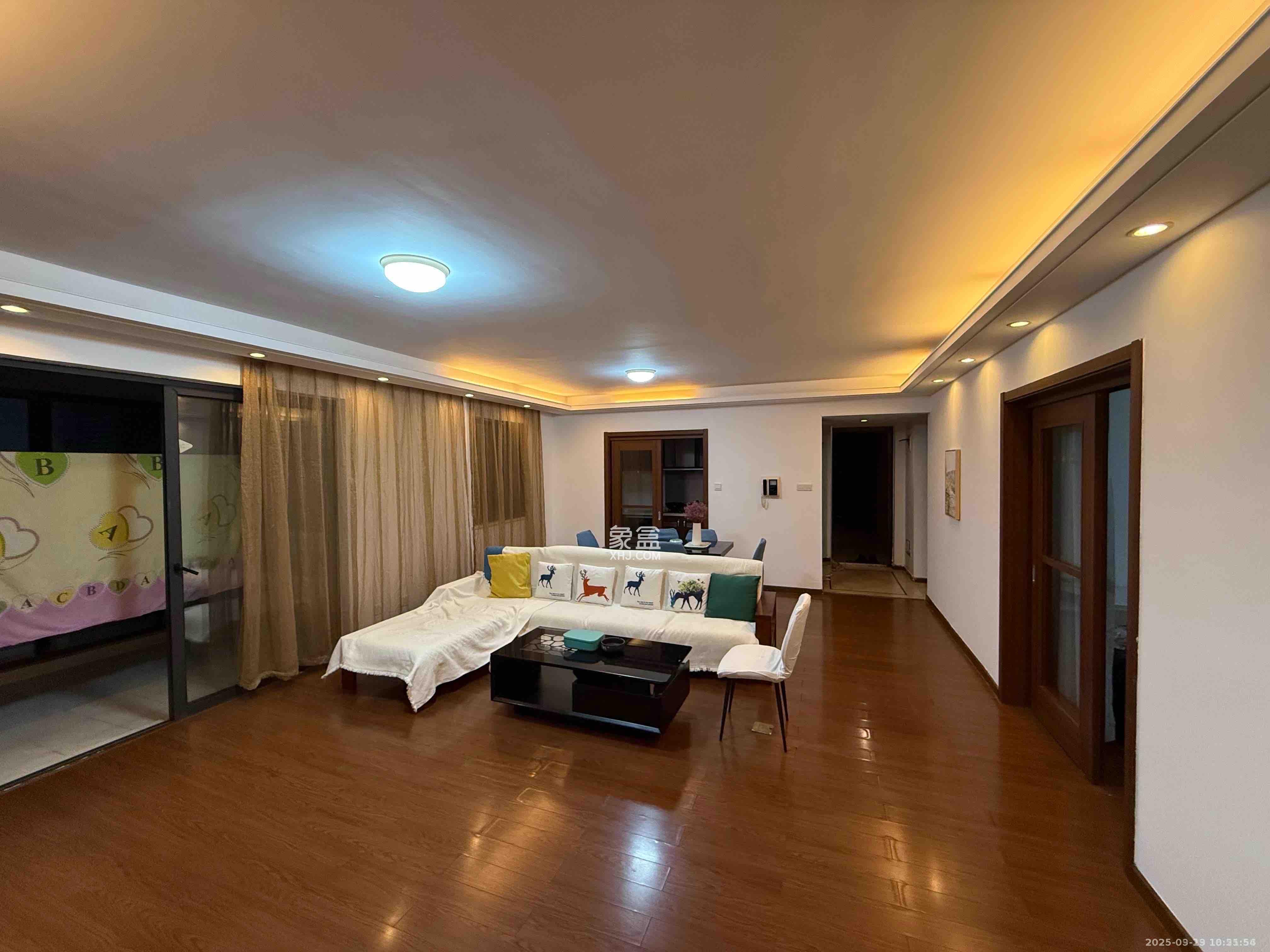 万科金域华府一期  3室2厅2卫    3200.0元/月 万科金域华府一期  3室2厅2卫    3200.0元/月