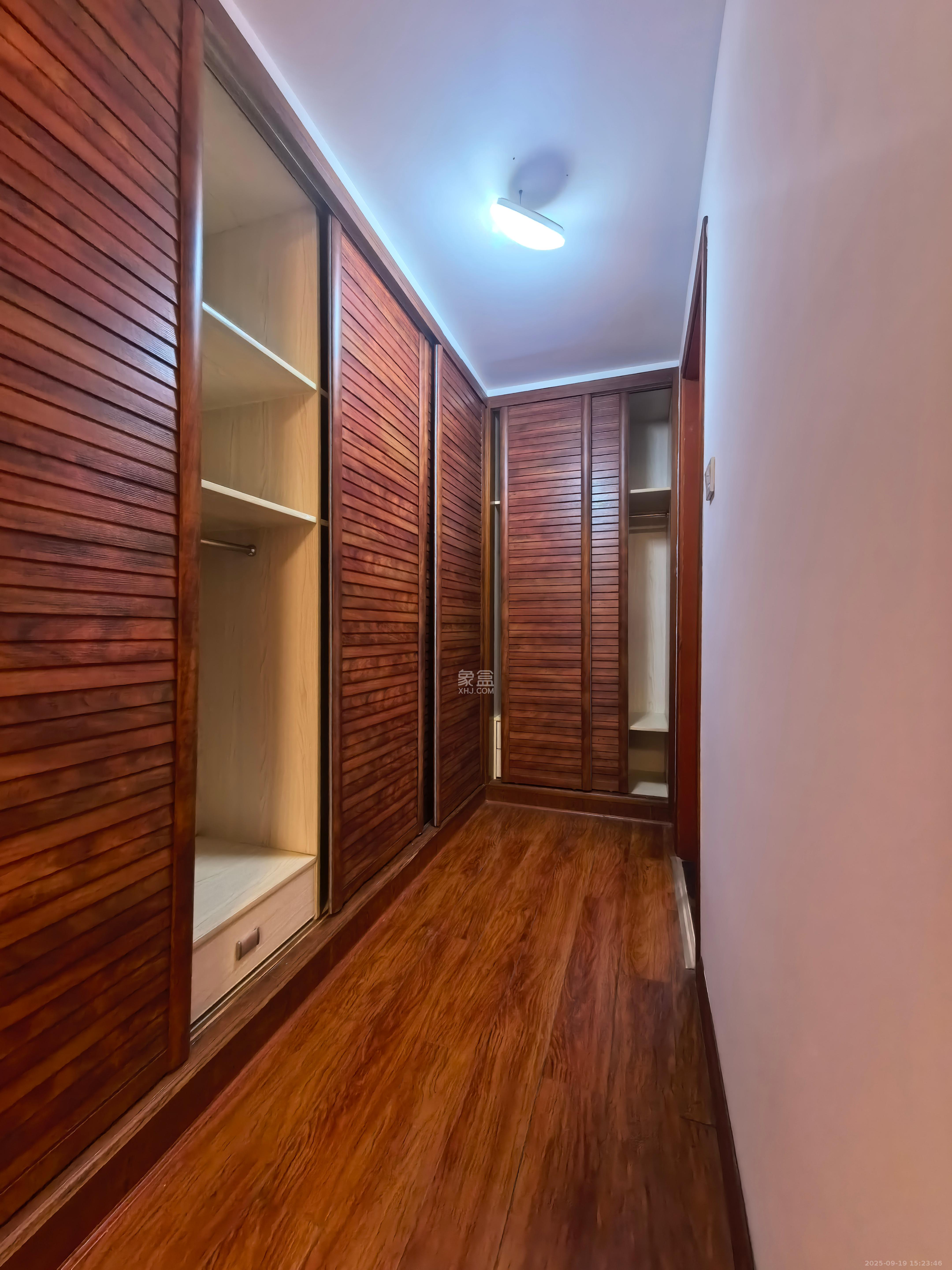 华润凤凰城三期 4室2厅2卫 2500.0元/月 华润凤凰城三期 4室2厅2卫 2500.0元/月室内图