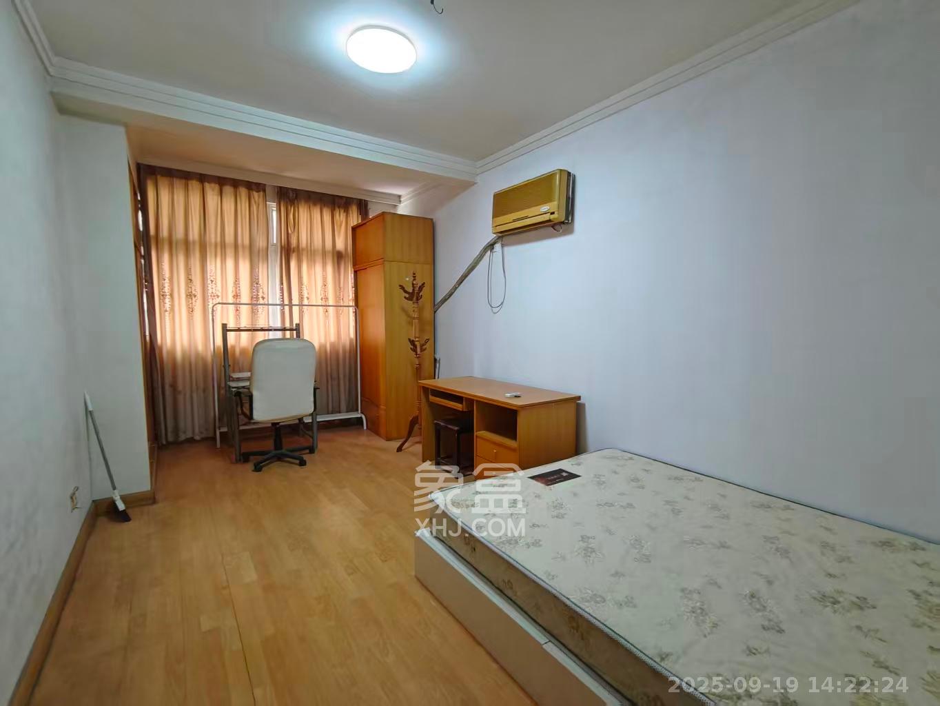 长沙理工大学侯家塘校区教职工宿舍  3室2厅1卫    2500.0元/月室内图