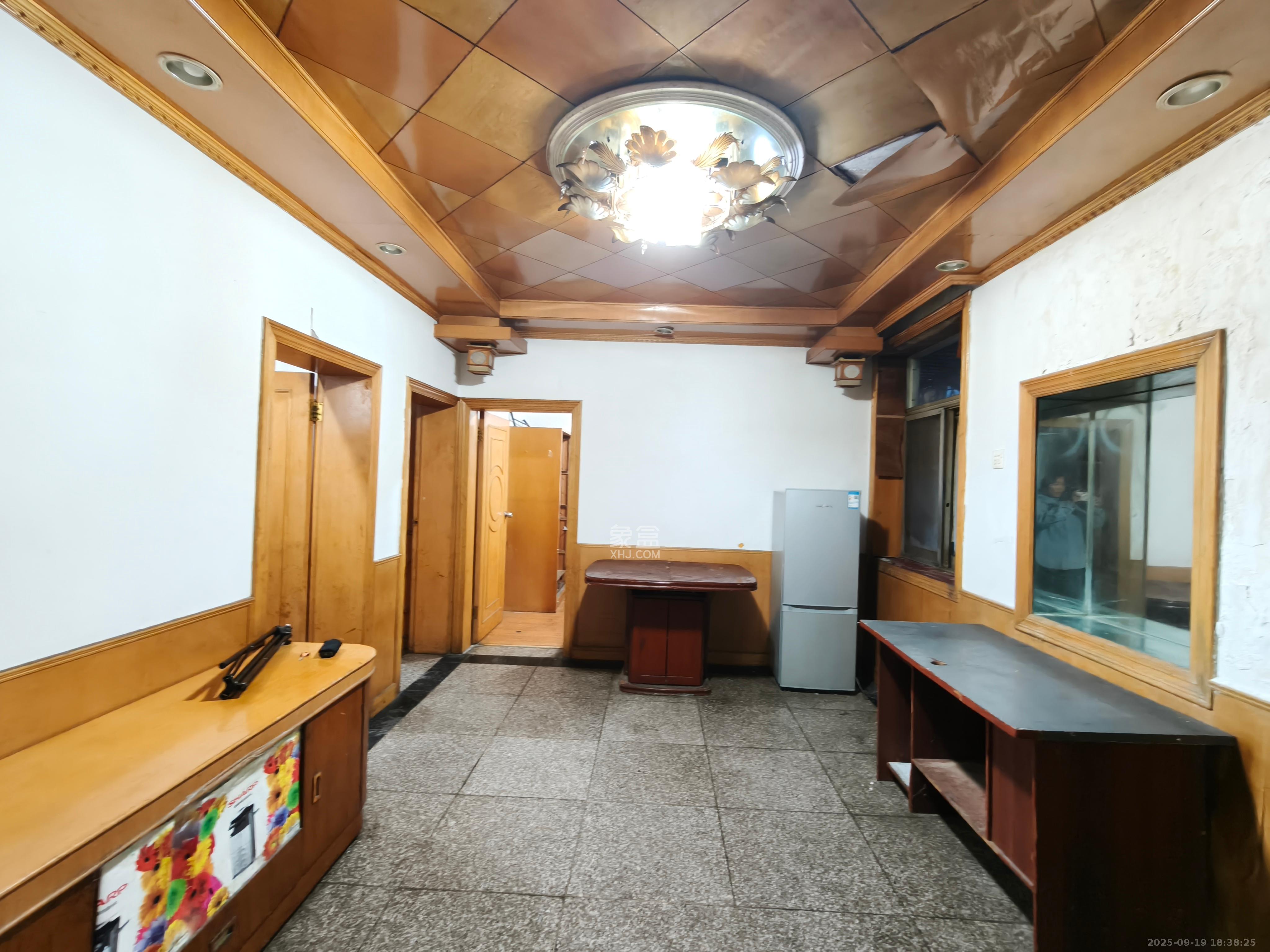 妹子山社区（曙光社区）  3室1厅1卫   1800.00元/月