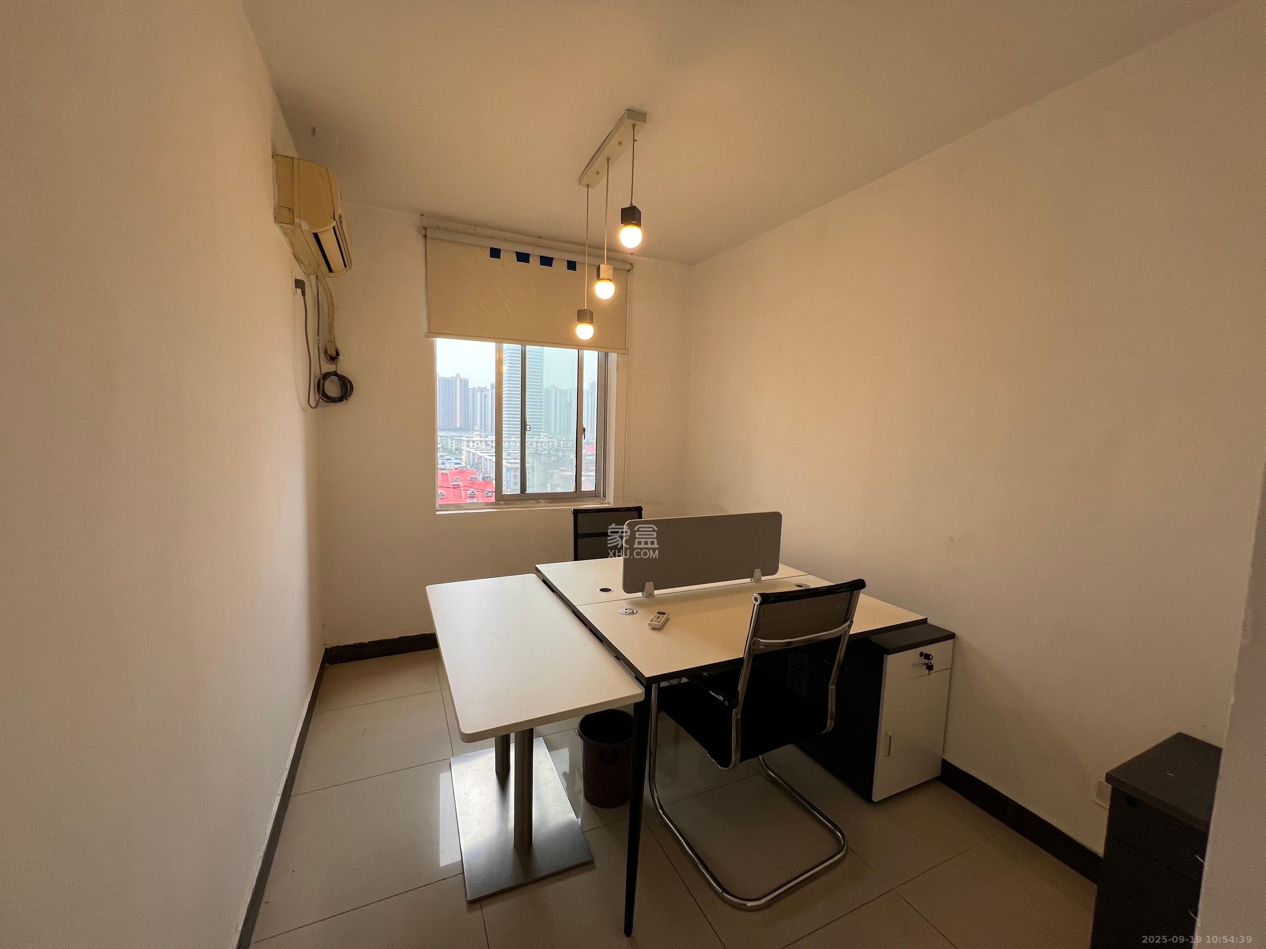 高桥现代商贸城 3室2厅1卫 2700.0元/月 高桥现代商贸城 3室2厅1卫 2700.0元/月室内图