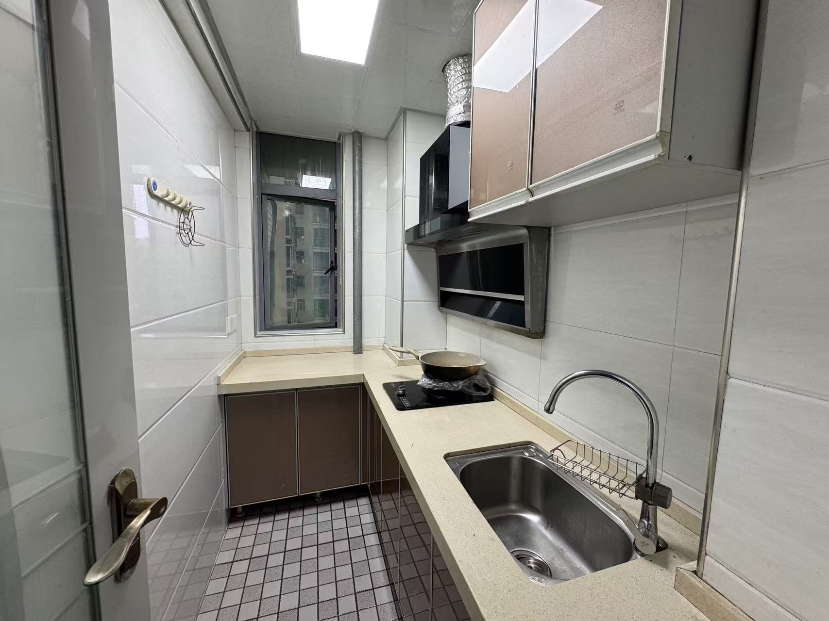 鹏利广场 1室1厅1卫 1200.0元/月 鹏利广场 1室1厅1卫 1200.0元/月室内图