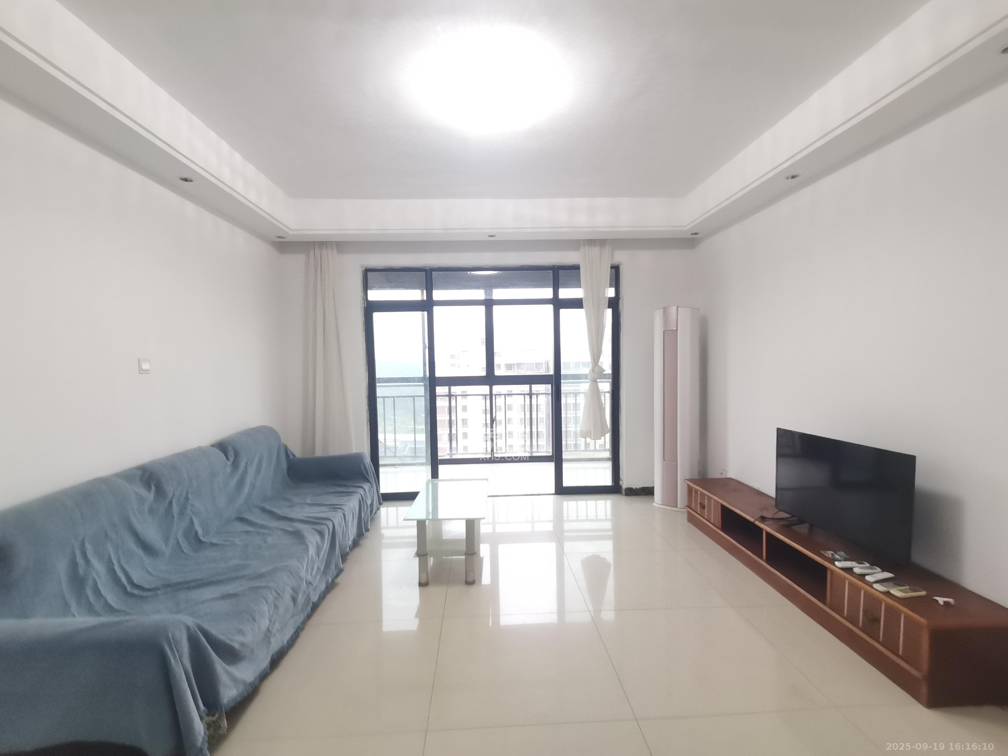 极目楚天  3室2厅2卫    1900.0元/月 极目楚天  3室2厅2卫    1900.0元/月