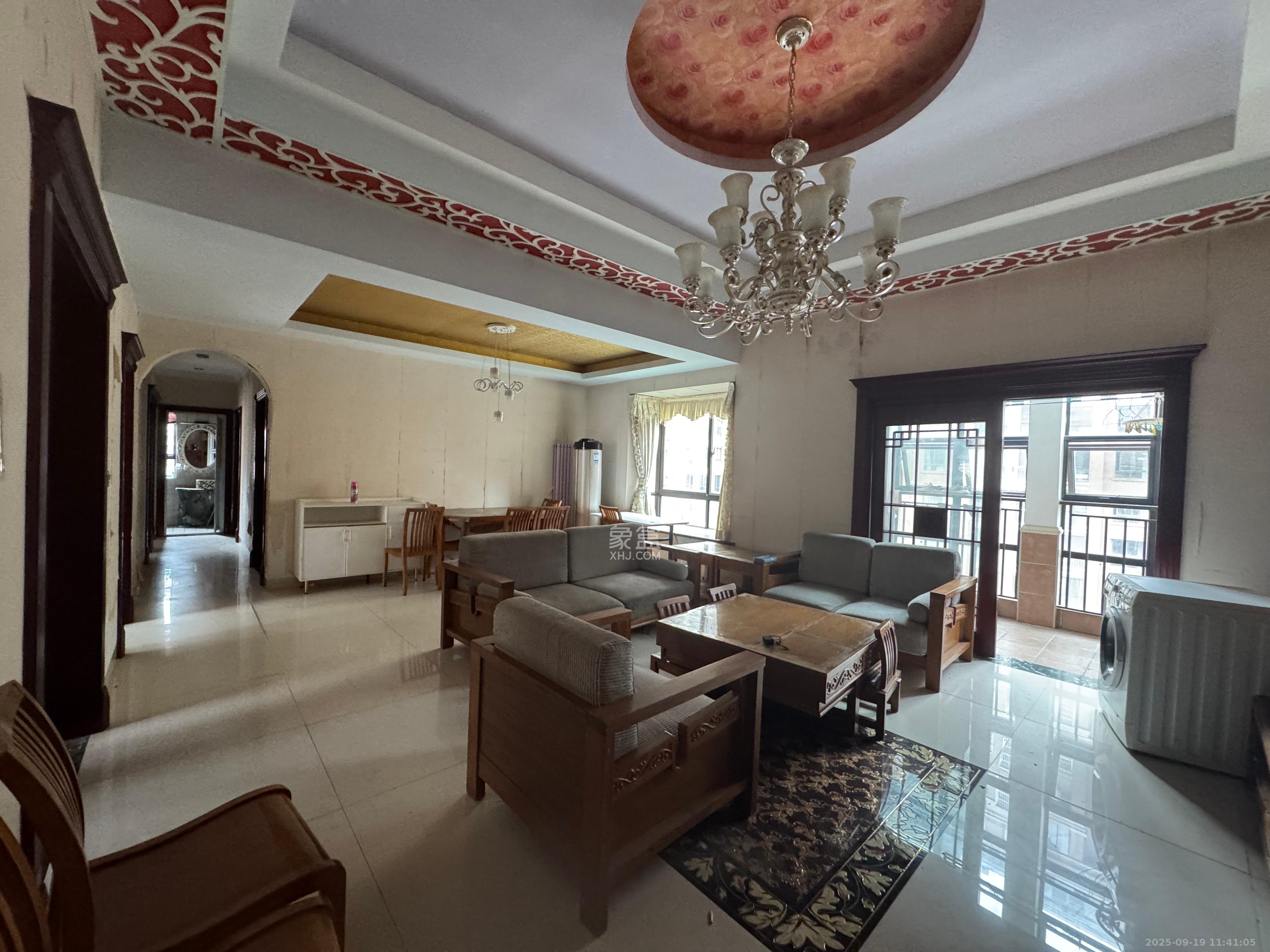 华润凤凰城一期 1室2厅2卫 2800.0元/月 华润凤凰城一期 1室2厅2卫 2800.0元/月室内图