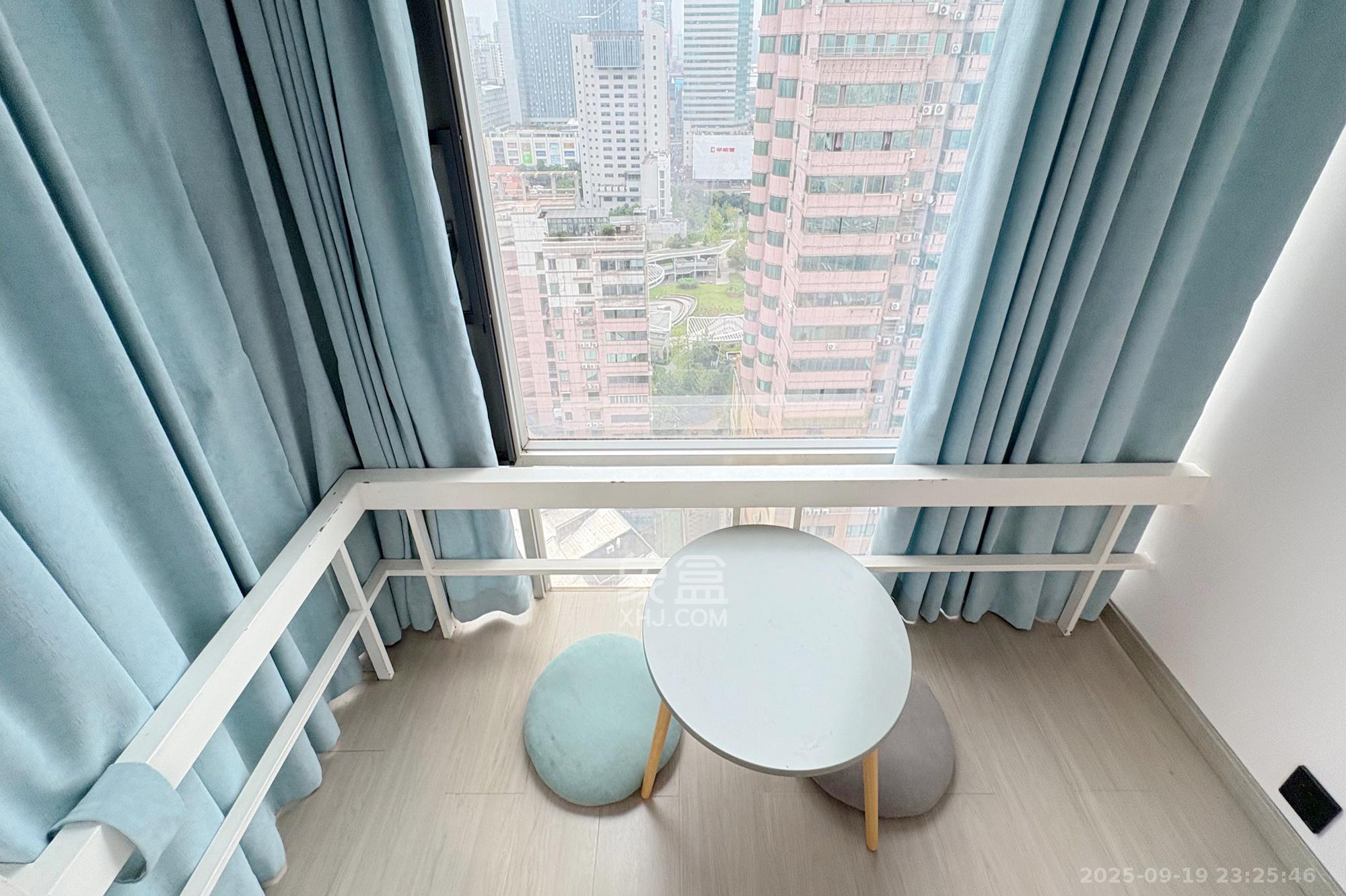 英尚国际 1室1厅1卫 41.0万 英尚国际 1室1厅1卫 41.0万阳台