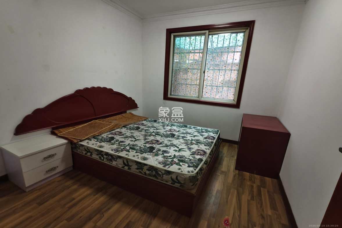 富绿新村 3室2厅2卫 1800.00元/月 富绿新村 3室2厅2卫 1800.00元/月室内图