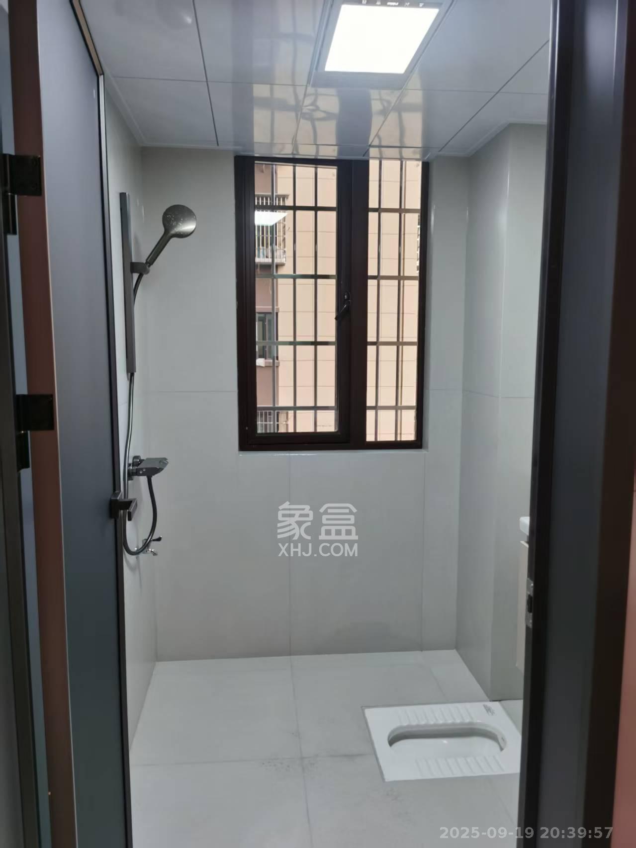 和景家园一期  2室2厅1卫    1800.0元/月室内图