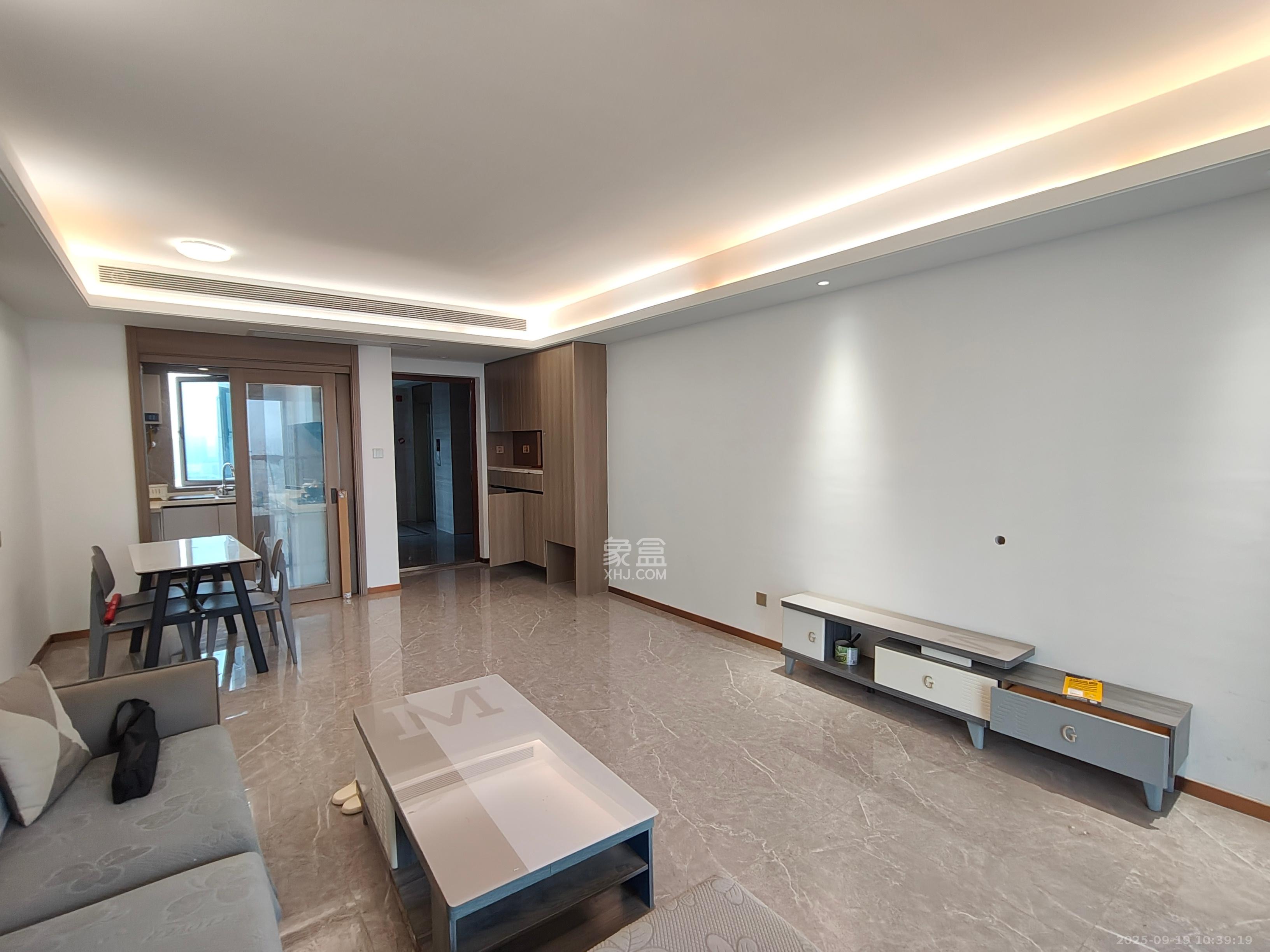 长沙溪山悦 4室2厅2卫 2800.0元/月 长沙溪山悦 4室2厅2卫 2800.0元/月室内图