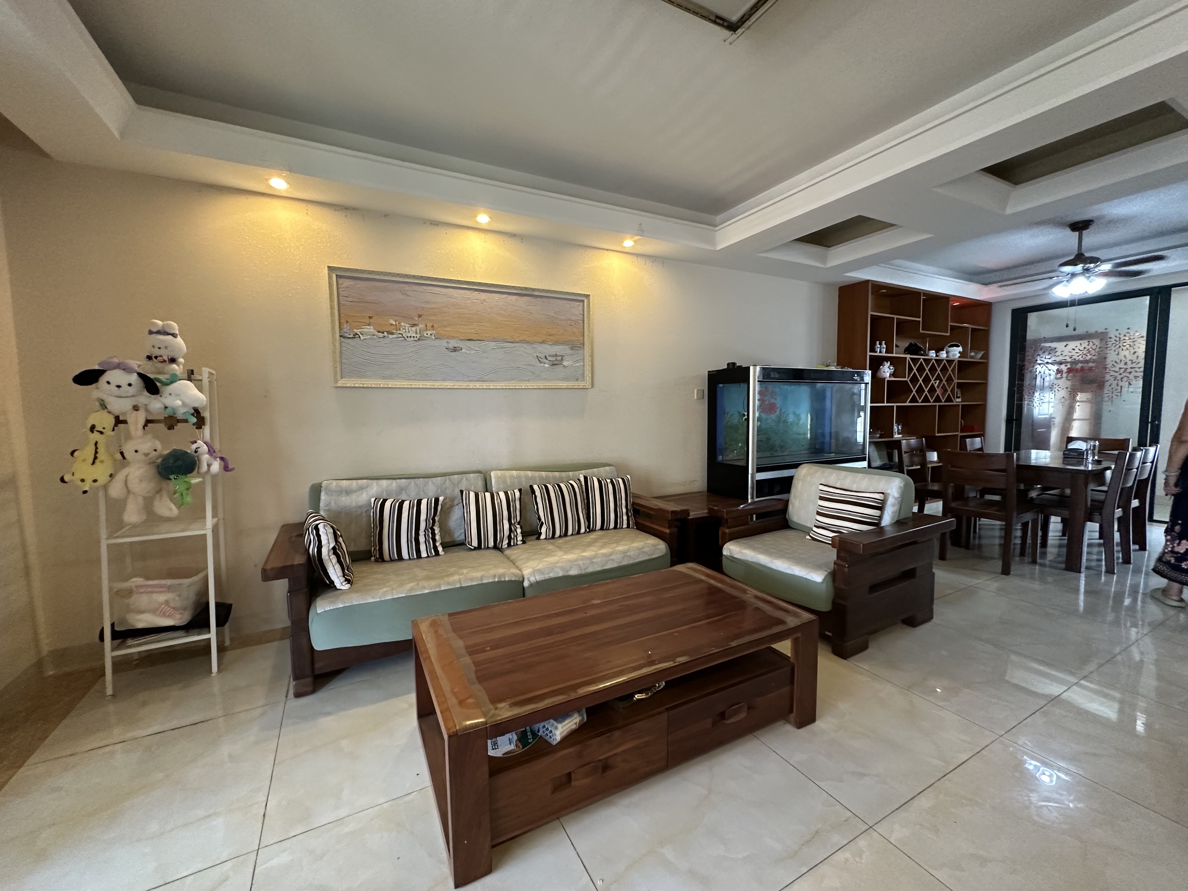 海阔天空-国瑞城二期(雅仕苑) 4室2厅2卫 5600.0元/月 海阔天空-国瑞城二期(雅仕苑) 4室2厅2卫 5600.0元/月室内图