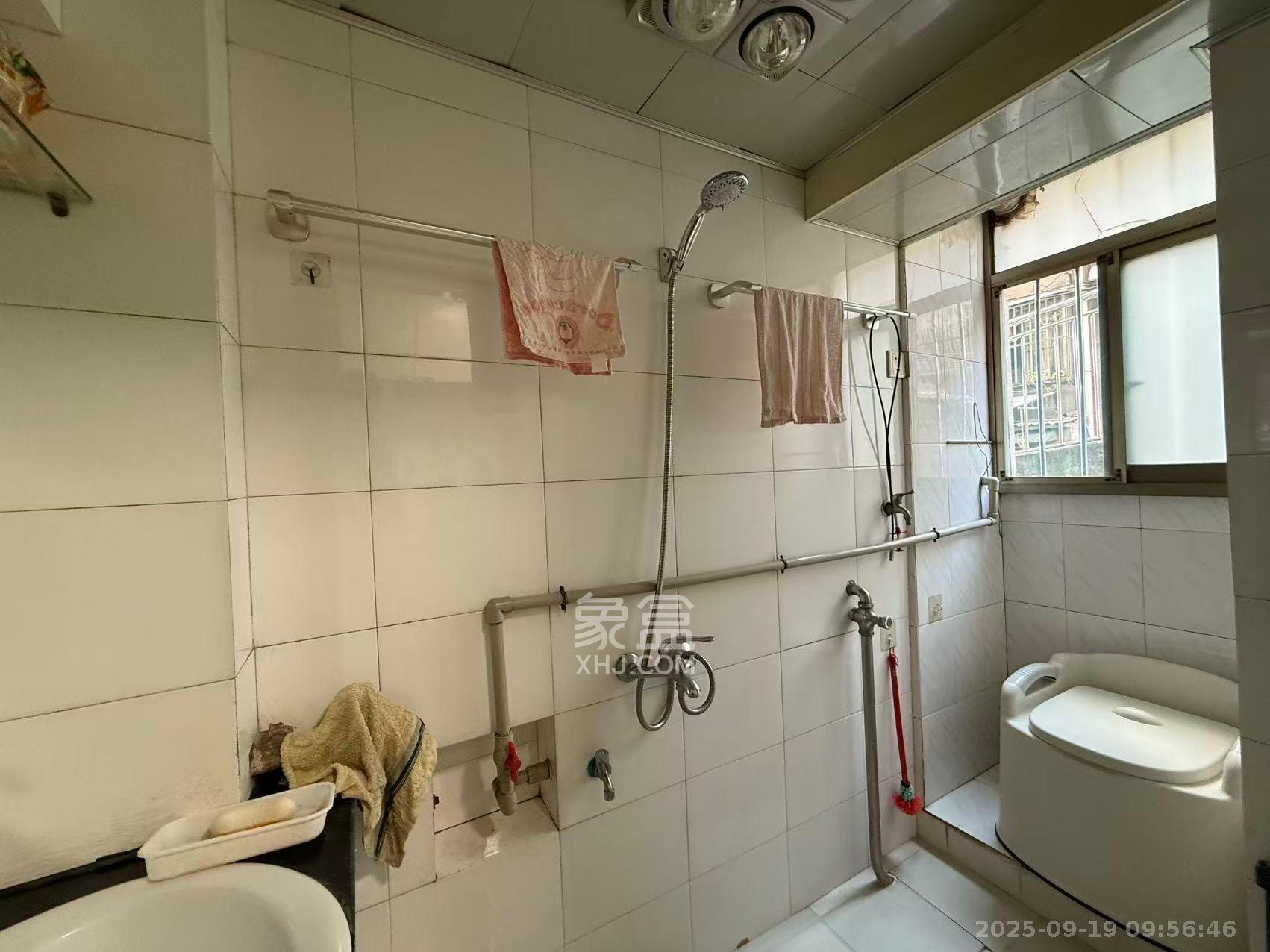 南湖路水工机械厂宿舍 2室1厅1卫 1600.0元/月 南湖路水工机械厂宿舍 2室1厅1卫 1600.0元/月室内图