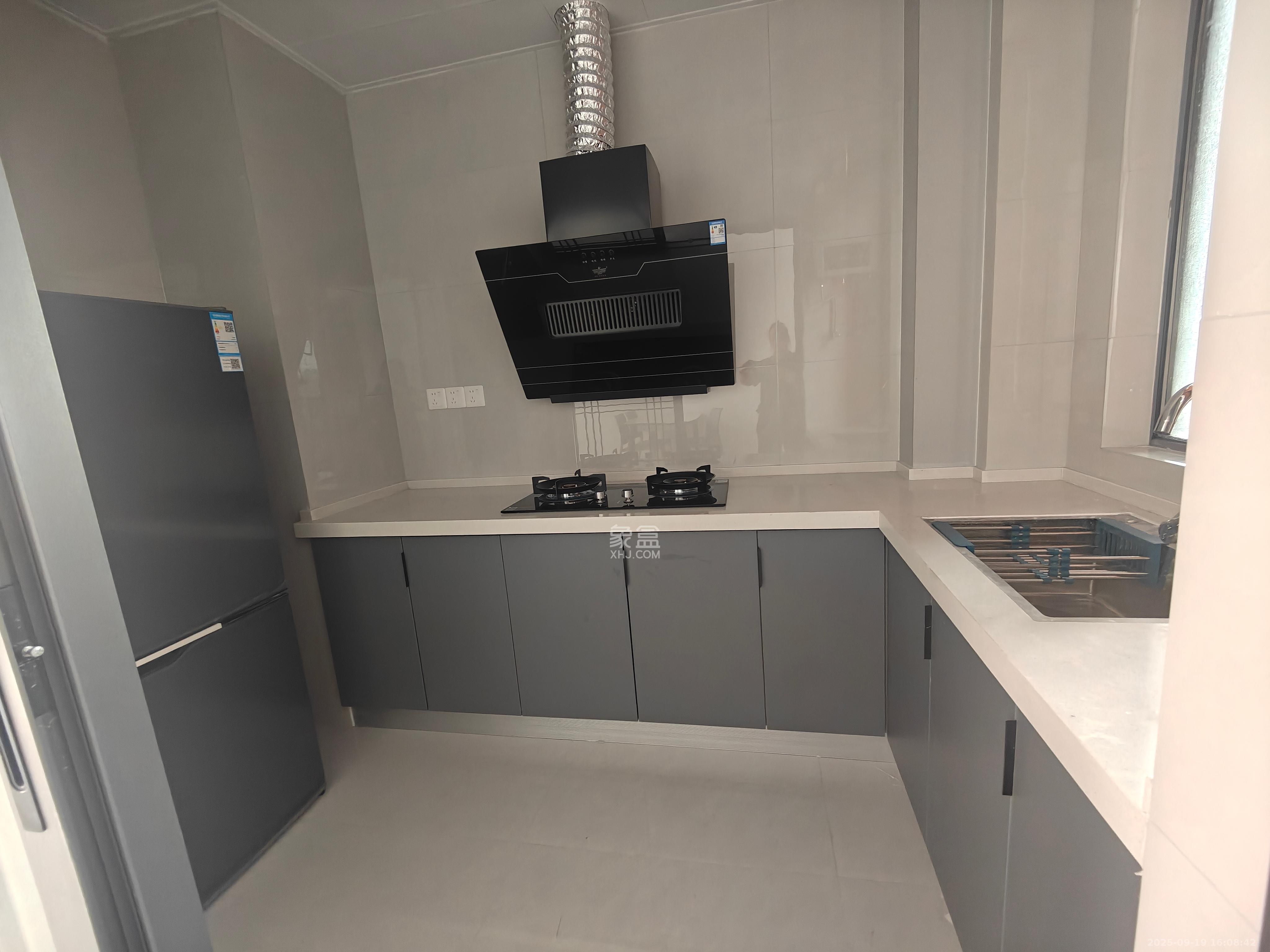 金色溪泉湾 3室2厅2卫 2800.0元/月 金色溪泉湾 3室2厅2卫 2800.0元/月室内图