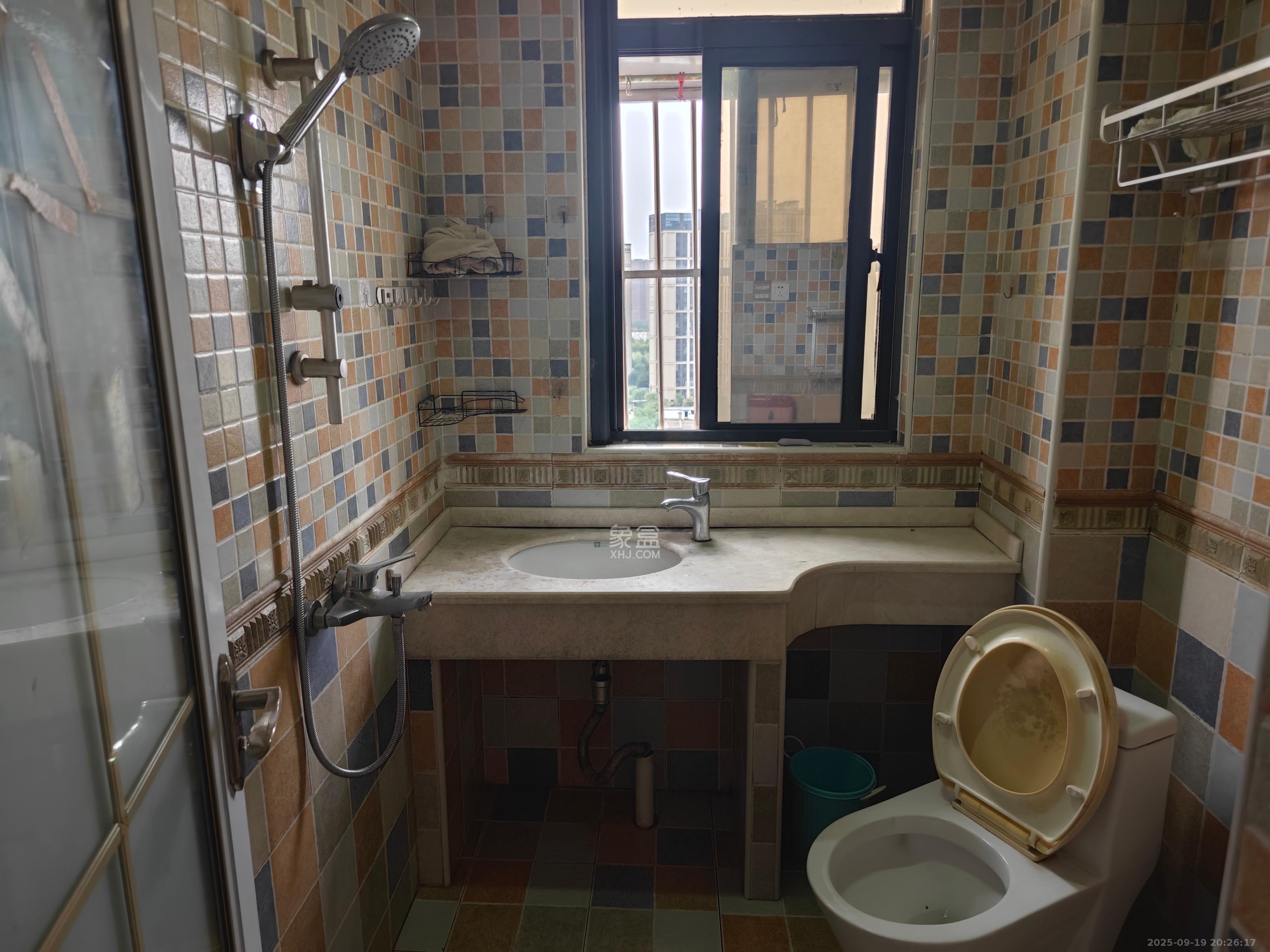 东岸城邦 3室2厅1卫 2750.00元/月 东岸城邦 3室2厅1卫 2750.00元/月室内图